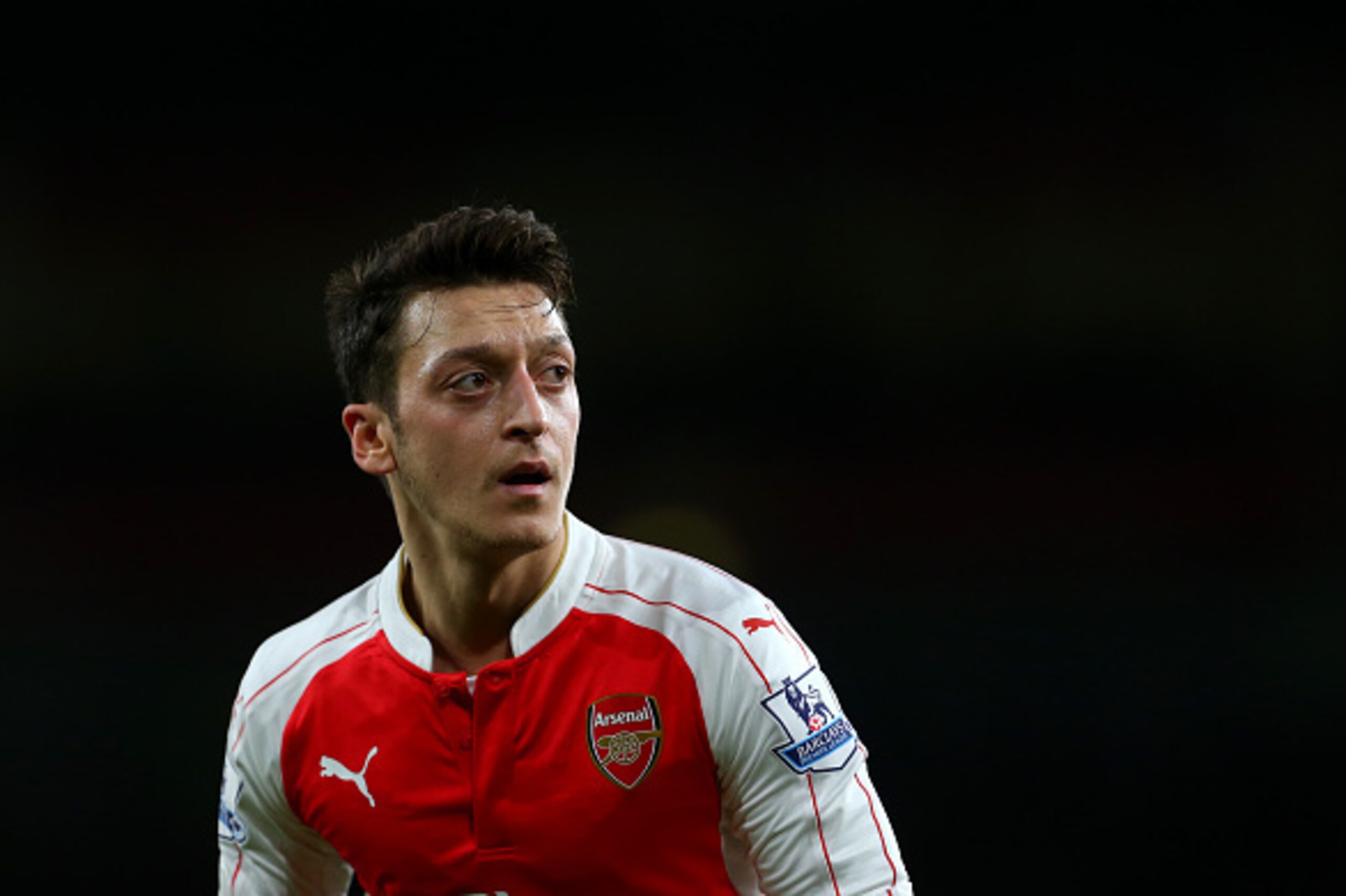 LONDON, ENGLAND - DECEMBER 05:  Mesut Ozil of Arsenal during the Barclays Premier League match between Arsenal and Sunderland at the Emirates Stadium on December 05, 2015 in London, England.  (Photo by Catherine Ivill - AMA/Getty Images)