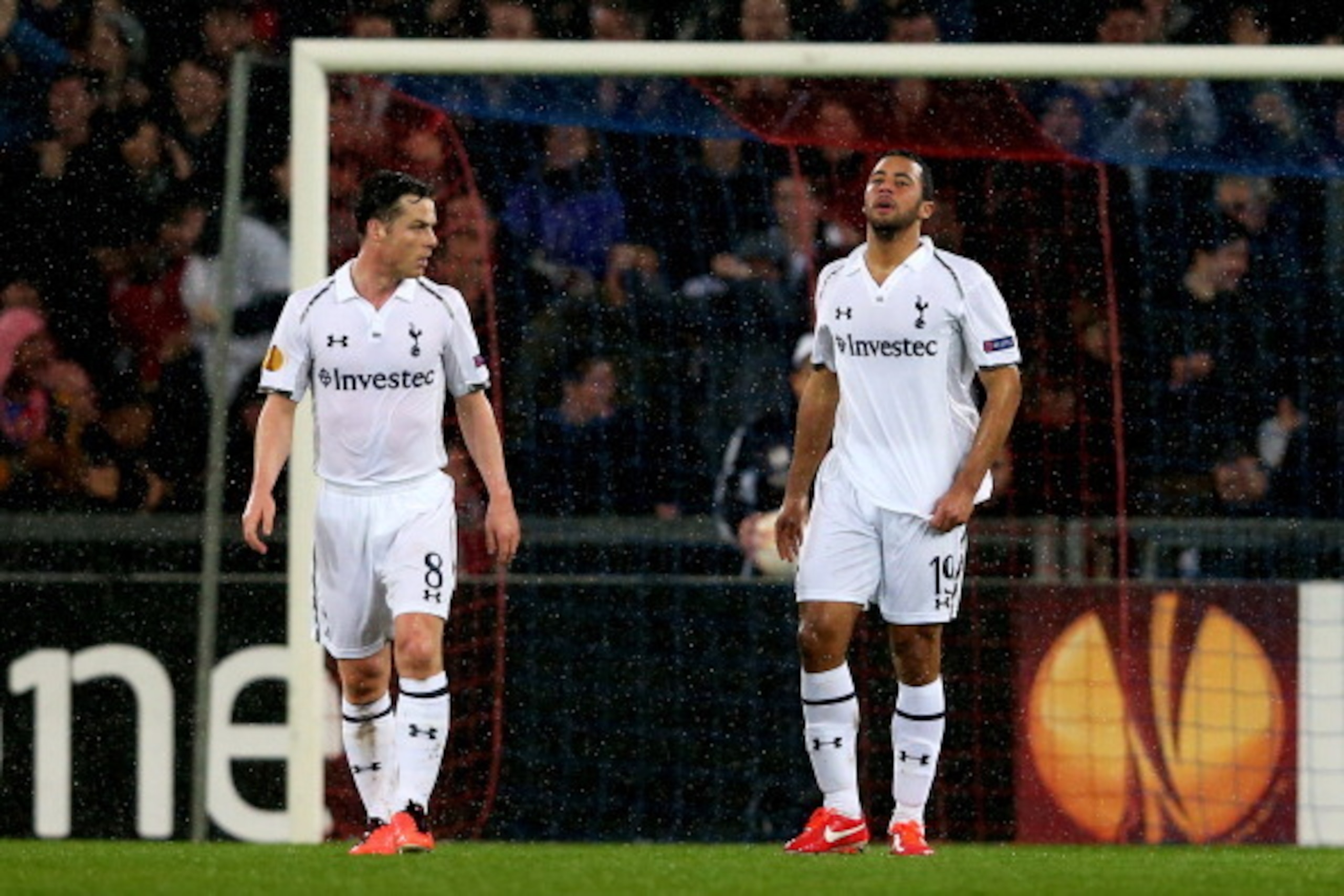 BASEL, SWITZERLAND - APRIL 11:  The dejected Tottenham pairing of Scott Parker (L) and Mousa Dembele (R) reacts after conceding a goal during UEFA Europa League quarter final second leg match between FC Basel 1893 and Tottenham Hotspur at Stadion St. Jako