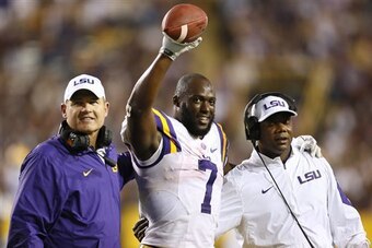 LSU's Leonard Fournette (center) is in for an interesting gift in the Texas Bowl.