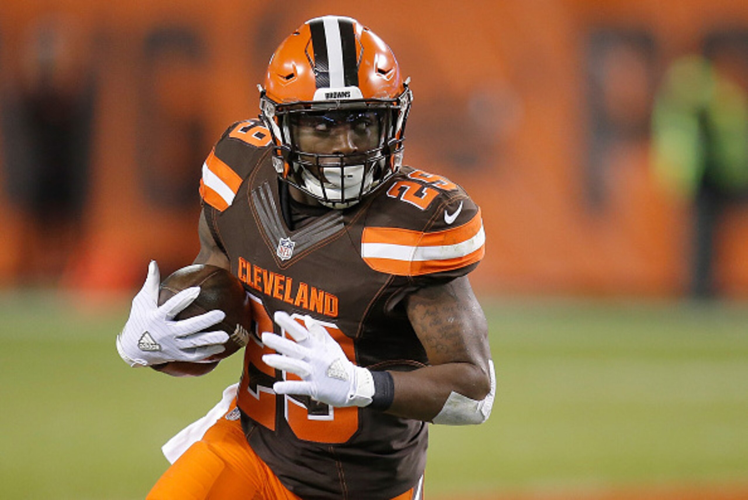 CLEVELAND, OH - NOVEMBER 30:  Duke Johnson #29 of the Cleveland Browns carries the ball against the Baltimore Ravens at FirstEnergy Stadium on November 30, 2015 in Cleveland, Ohio.  (Photo by Gregory Shamus/Getty Images)