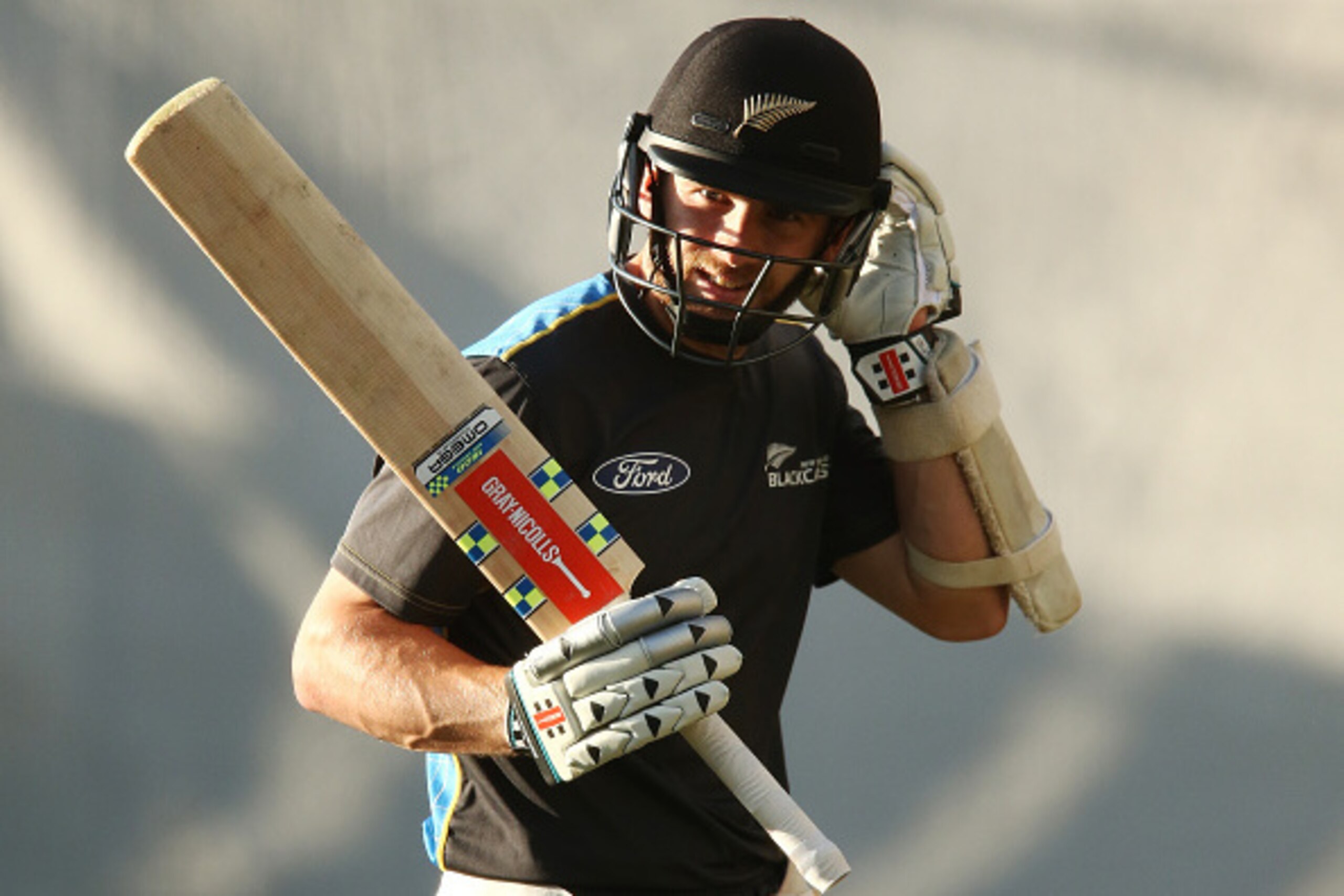 ADELAIDE, AUSTRALIA - NOVEMBER 26:  Kane Williamson of New Zealand waits to bat in the nets during a New Zealand training session at Adelaide Oval on November 26, 2015 in Adelaide, Australia.  (Photo by Morne de Klerk/Getty Images)