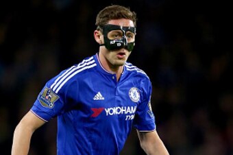 LONDON, ENGLAND - DECEMBER 05:  Nemanja Matic of Chelsea in action during the Barclays Premier League match between Chelsea and A.F.C. Bournemouth at Stamford Bridge on December 5, 2015 in London, England.  (Photo by Clive Rose/Getty Images)