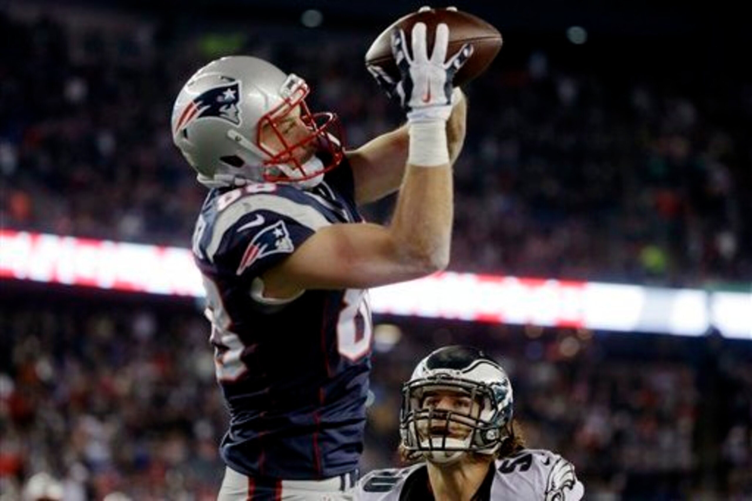 At 6'7", Chandler is one of the few tight ends taller than Gronk.