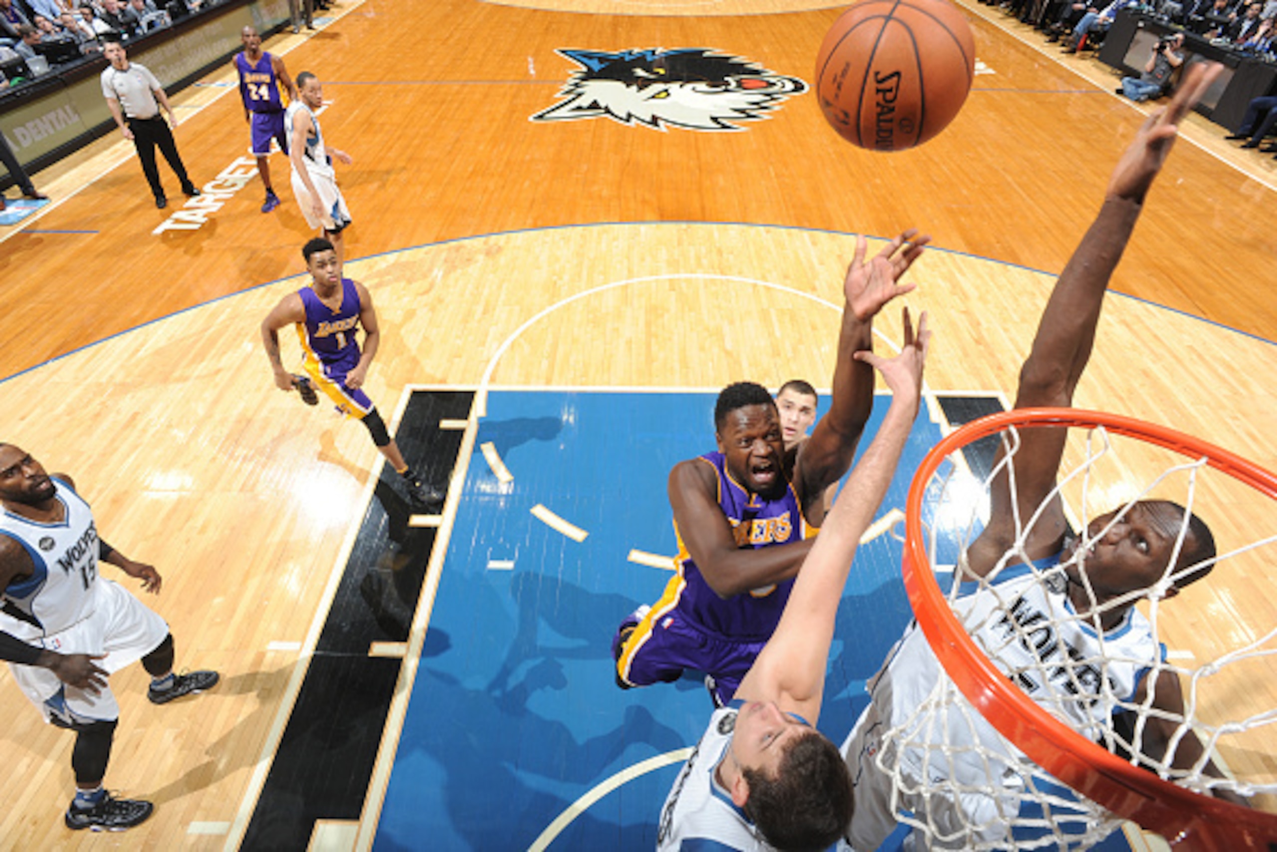 MINNEAPOLIS, MN - DECEMBER 9: Julius Randle #30 of the Los Angeles Lakers goes for the lay up against the Minnesota Timberwolves during the game on December 9, 2015 at Target Center in Minneapolis, Minnesota. NOTE TO USER: User expressly acknowledges and 