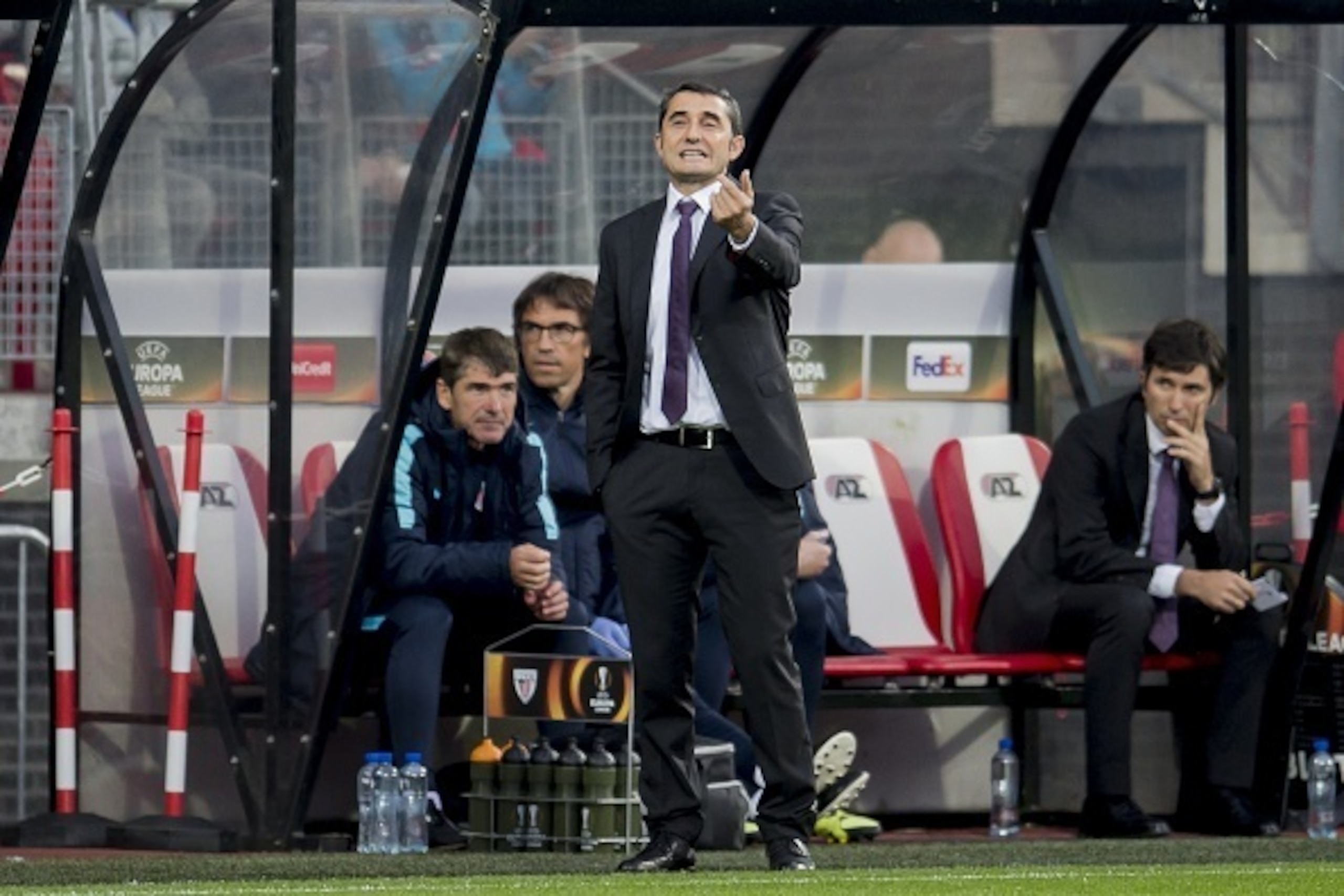 coach Ernesto Valverde of Athletic de Bilbao during the UEFA Europa League match between AZ Alkmaar and Athletic de Bilbao on October 1, 2015 at the AFAS stadium in Alkmaar, The Netherlands.(Photo by VI Images via Getty Images)