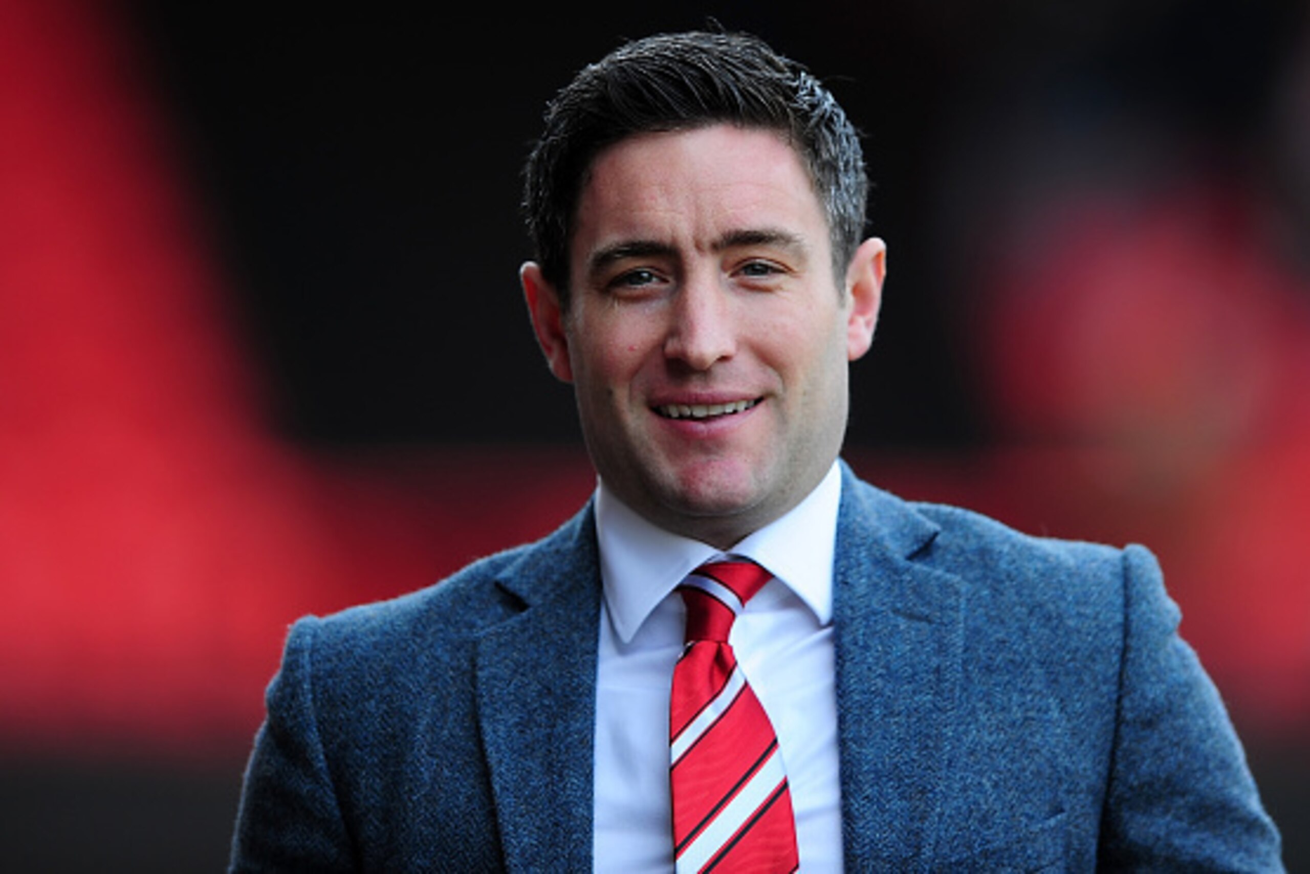 BRISTOL, ENGLAND - MARCH 28: Lee Johnson, Manager of Barnsley looks on during the Sky Bet League One match between Bristol City and Barnsley at Ashton Gate on March 28, 2015 in Bristol, England. (Photo by Dan Mullan/Getty Images) BRISTOL, ENGLAND - MARCH 28: Lee Johnson, Manager of Barnsley looks on during the Sky Bet League One match between Bristol City and Barnsley at Ashton Gate on March 28, 2015 in Bristol, England. (Photo by Dan Mullan/Getty Images)