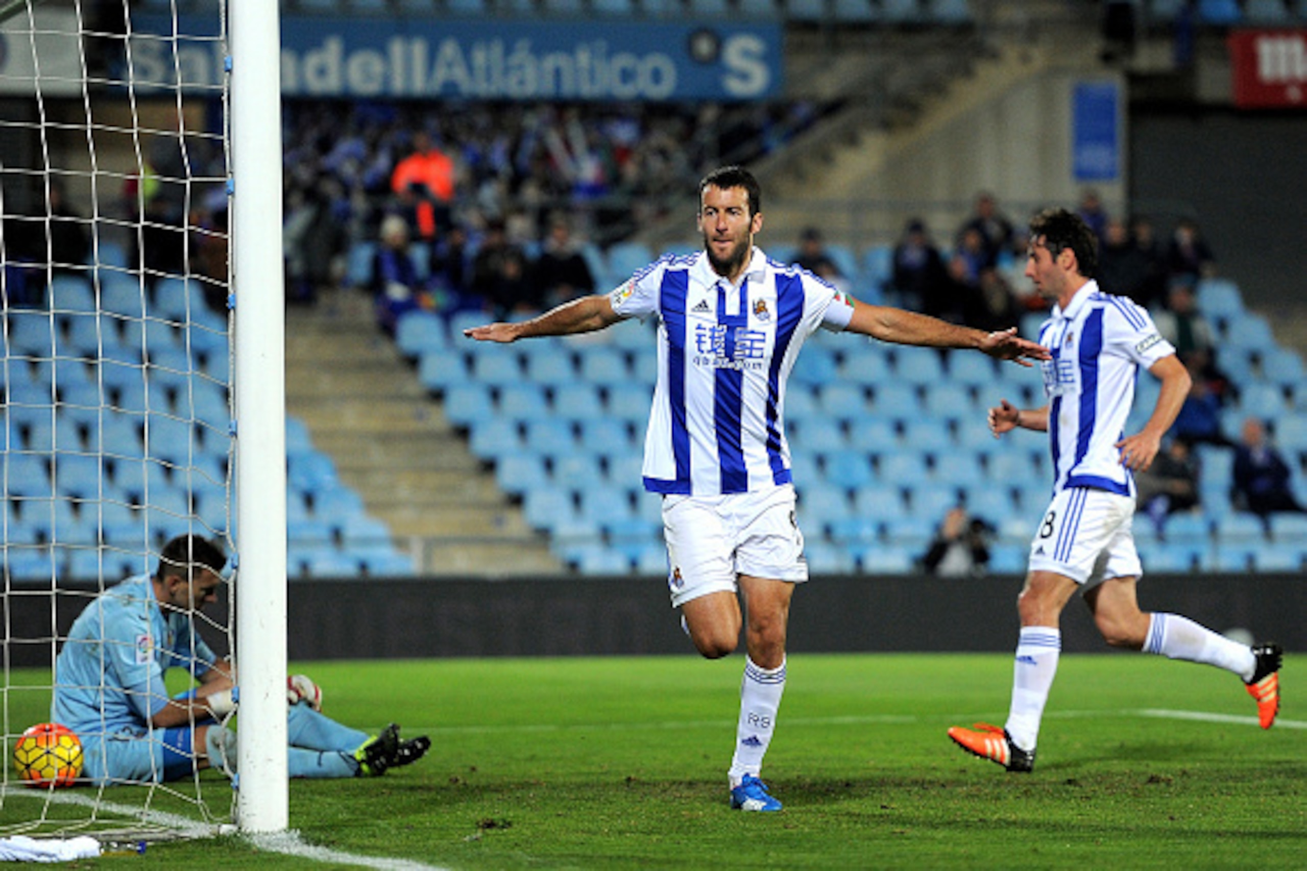 GETAFE, SPAIN - DECEMBER 11:  Imanol Agirretxe of Real Sociedad celebrates after scoring his team's opening goal during the La Liga match between Getafe CF and Real Sociedad de Futbol at Coliseum Alfonso Perez stadium on December 11, 2015 in Getafe, Spain