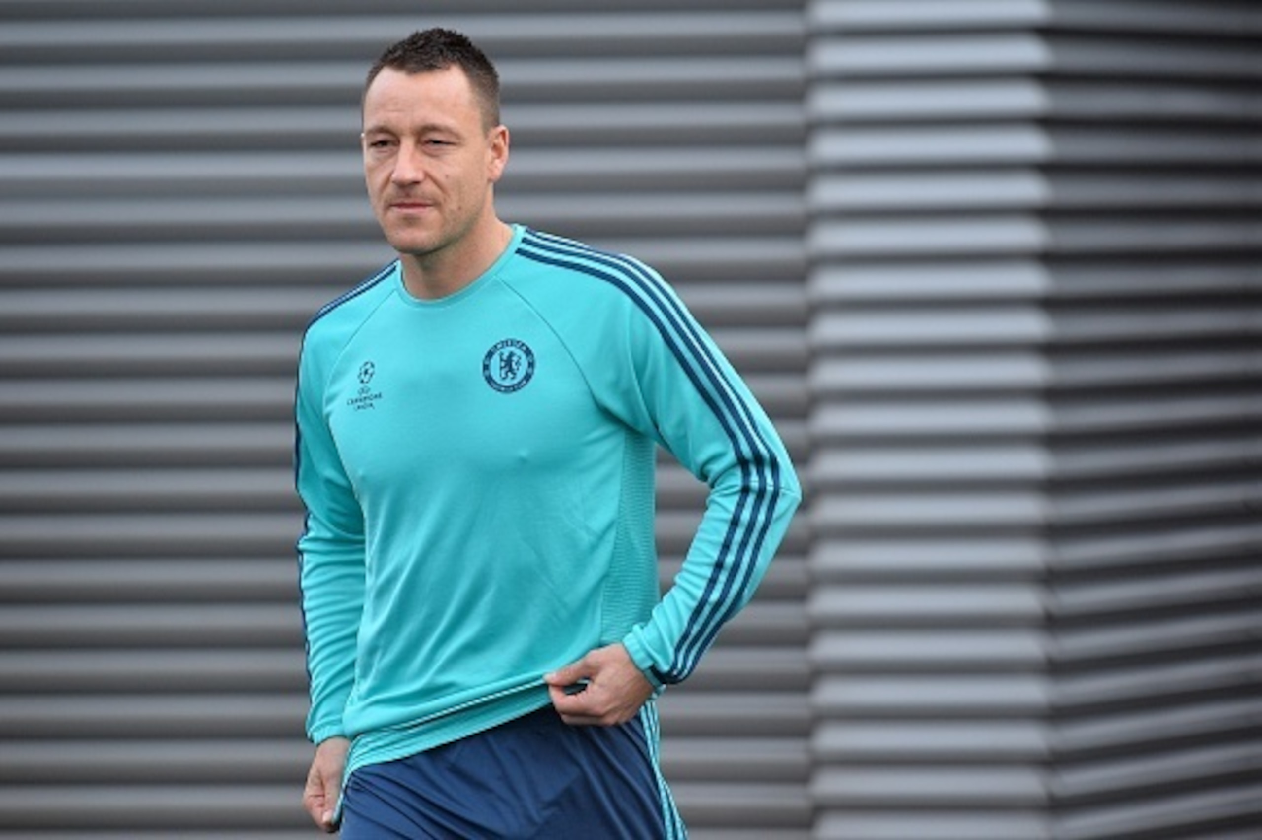 Chelsea's English defender John Terry attends a training session on the eve of a UEFA Champions League, group G football match against Porto at Chelsea's training ground in Cobham, south west London on December 8, 2015. 
AFP PHOTO / GLYN KIRK / AFP / GLYN