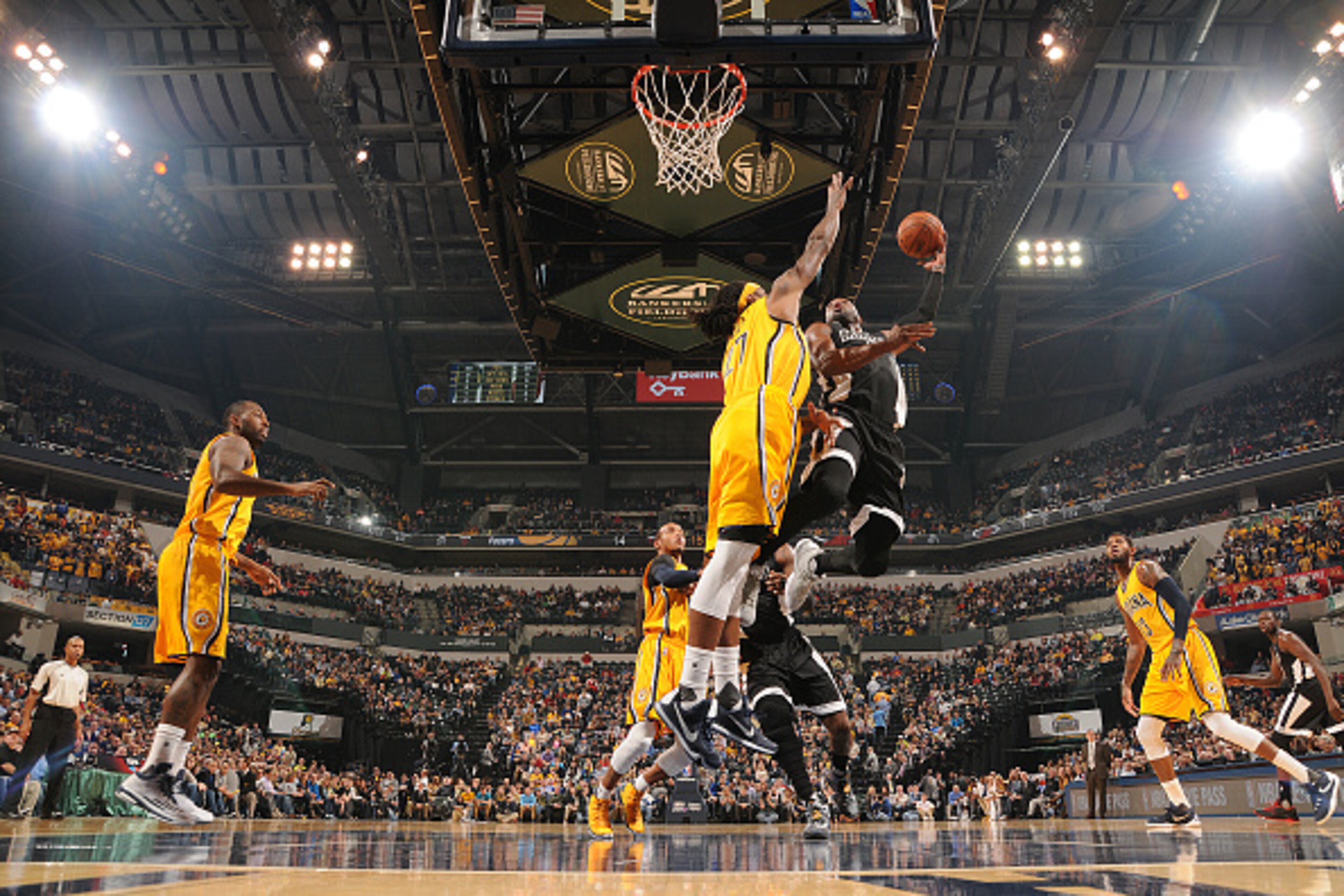 INDIANAPOLIS, IN - DECEMBER 11:  Dwyane Wade #3 of the Miami Heat shoots the ball against the Indiana Pacers on December 11, 2015 at Bankers Life Fieldhouse in Indianapolis, Indiana. NOTE TO USER: User expressly acknowledges and agrees that, by downloadin