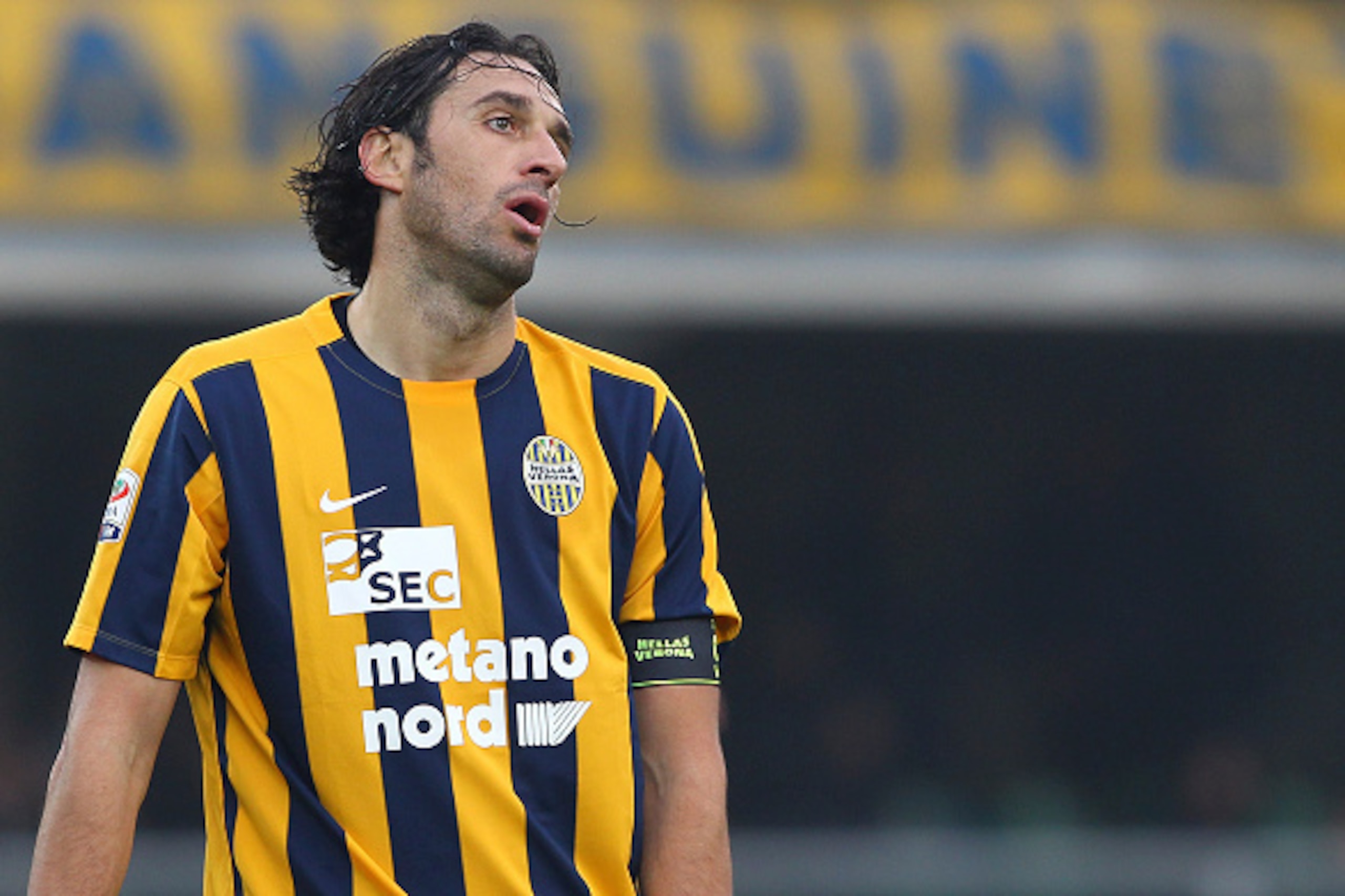 VERONA, ITALY - DECEMBER 06:  Luca Toni of Hellas Verona FC looks dejection during the Serie A match between Hellas Verona FC and Empoli FC at Stadio Marc'Antonio Bentegodi on December 6, 2015 in Verona, Italy.  (Photo by Marco Luzzani/Getty Images)