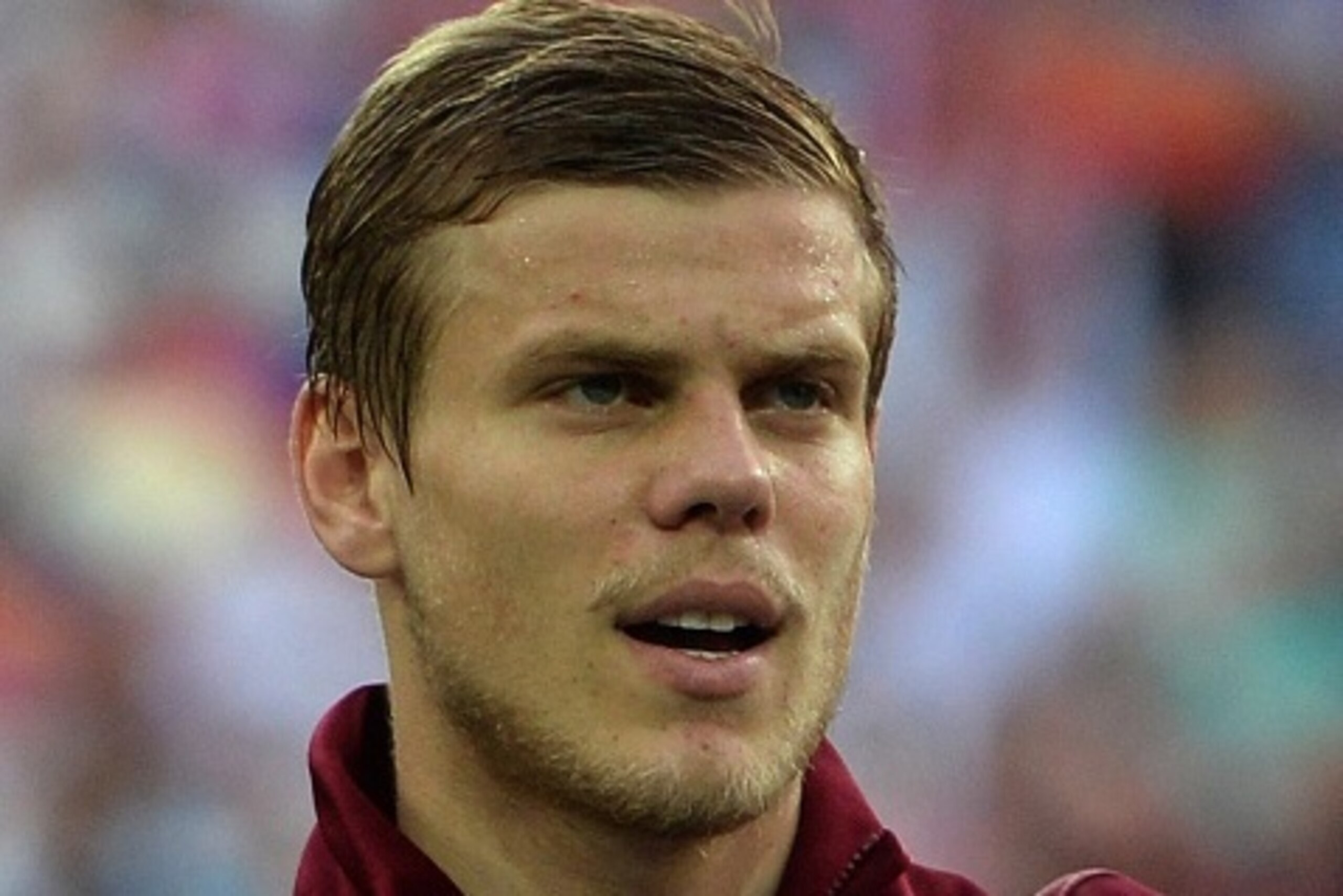 Russia's forward Aleksandr Kokorin listens to the national anthem prior to the UEFA Euro-2016 group G qualifying football match between Russia and Austria in Moscow on June 14, 2015. AFP PHOTO / VASILY MAXIMOV        (Photo credit should read VASILY MAXIM