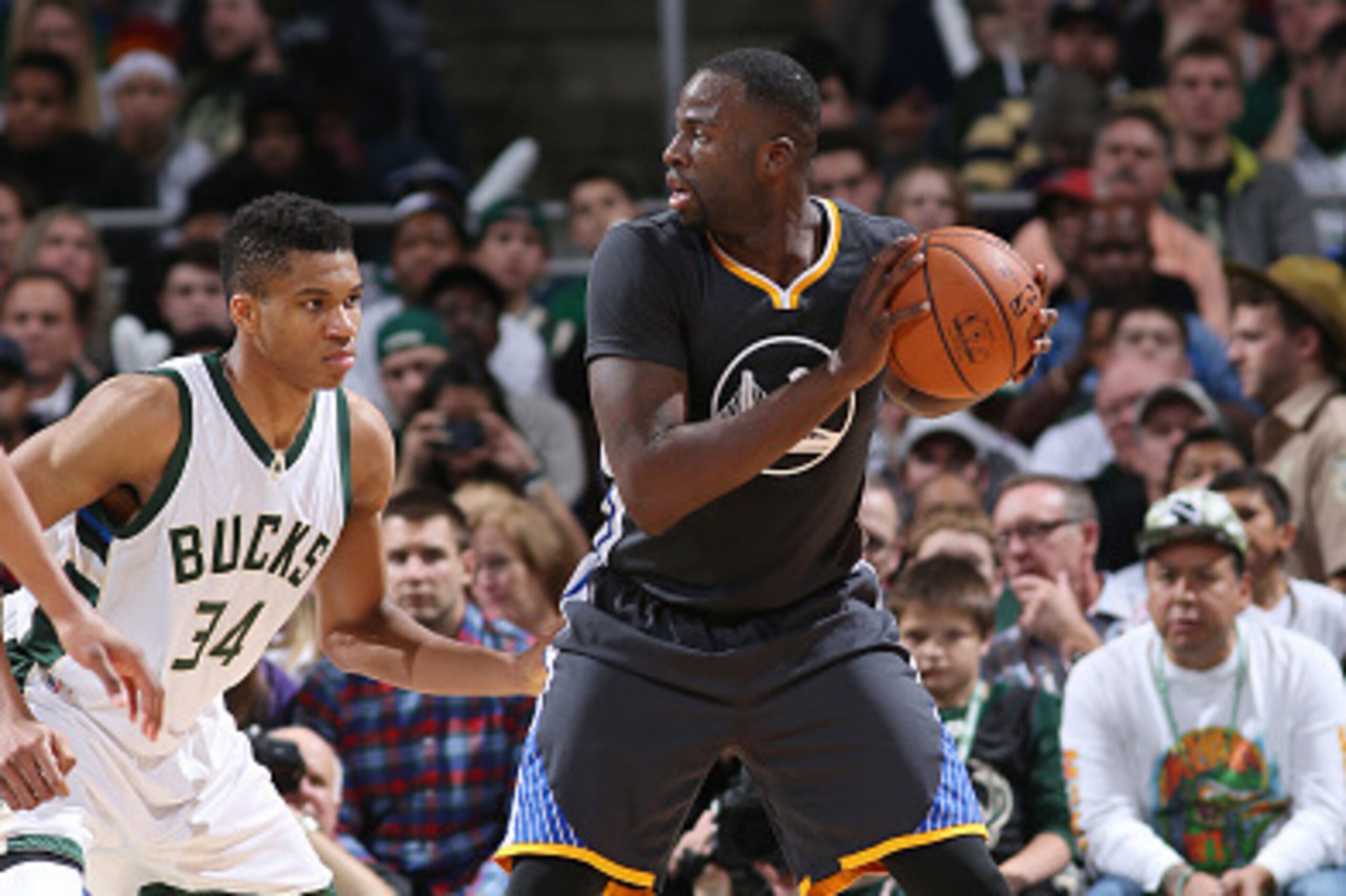 Milwaukee, WI - DECEMBER 12: Draymond Green #23 of the Golden State Warriors handles the ball during the game against the Milwaukee Bucks on December 12, 2015 at the BMO Harris Bradley Center in Milwaukee, Wisconsin. NOTE TO USER: User expressly acknowled