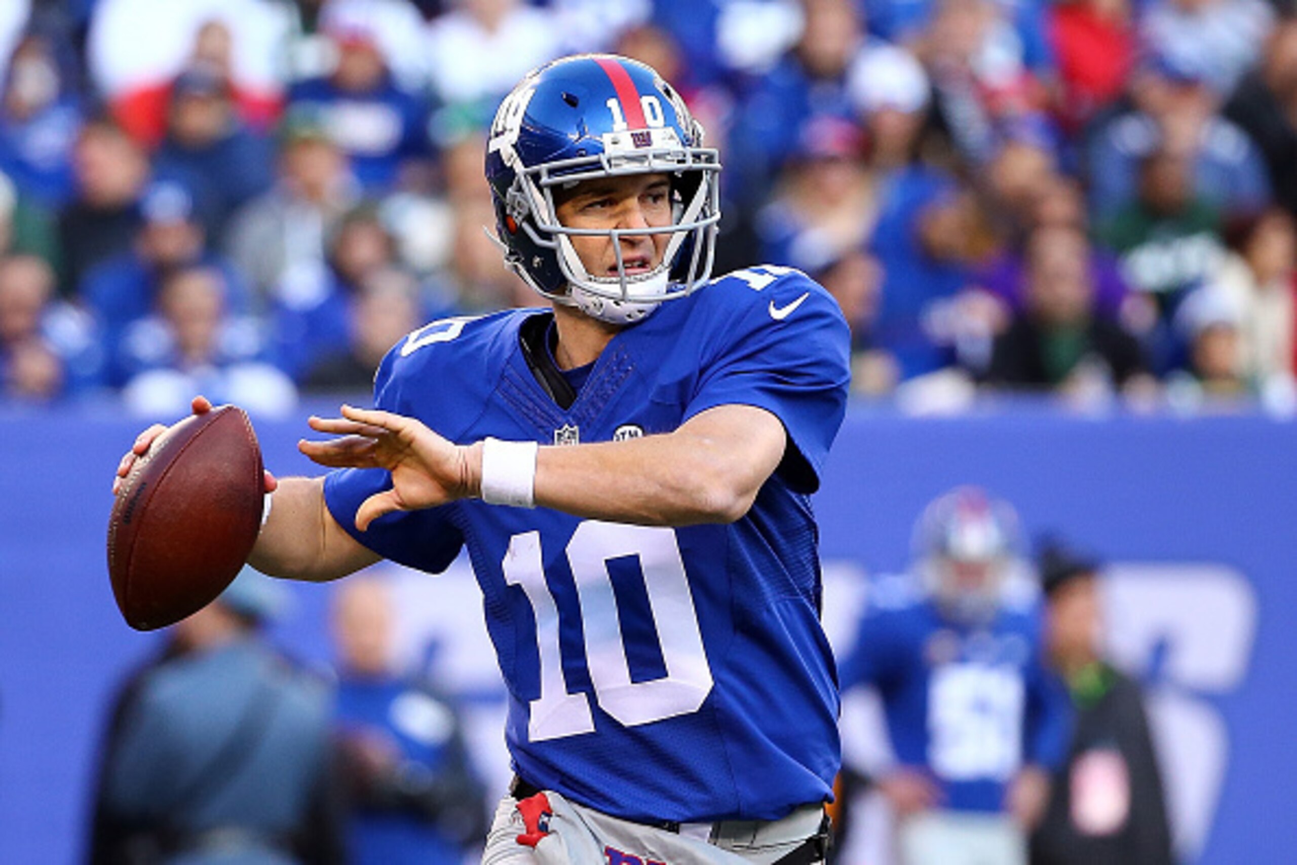 EAST RUTHERFORD, NJ - DECEMBER 06: Eli Manning #10 of the New York Giants passes against the New York Jets in the fourth quarter at MetLife Stadium on December 6, 2015 in East Rutherford, New Jersey. (Photo by Al Bello/Getty Images) EAST RUTHERFORD, NJ - DECEMBER 06: Eli Manning #10 of the New York Giants passes against the New York Jets in the fourth quarter at MetLife Stadium on December 6, 2015 in East Rutherford, New Jersey. (Photo by Al Bello/Getty Images)