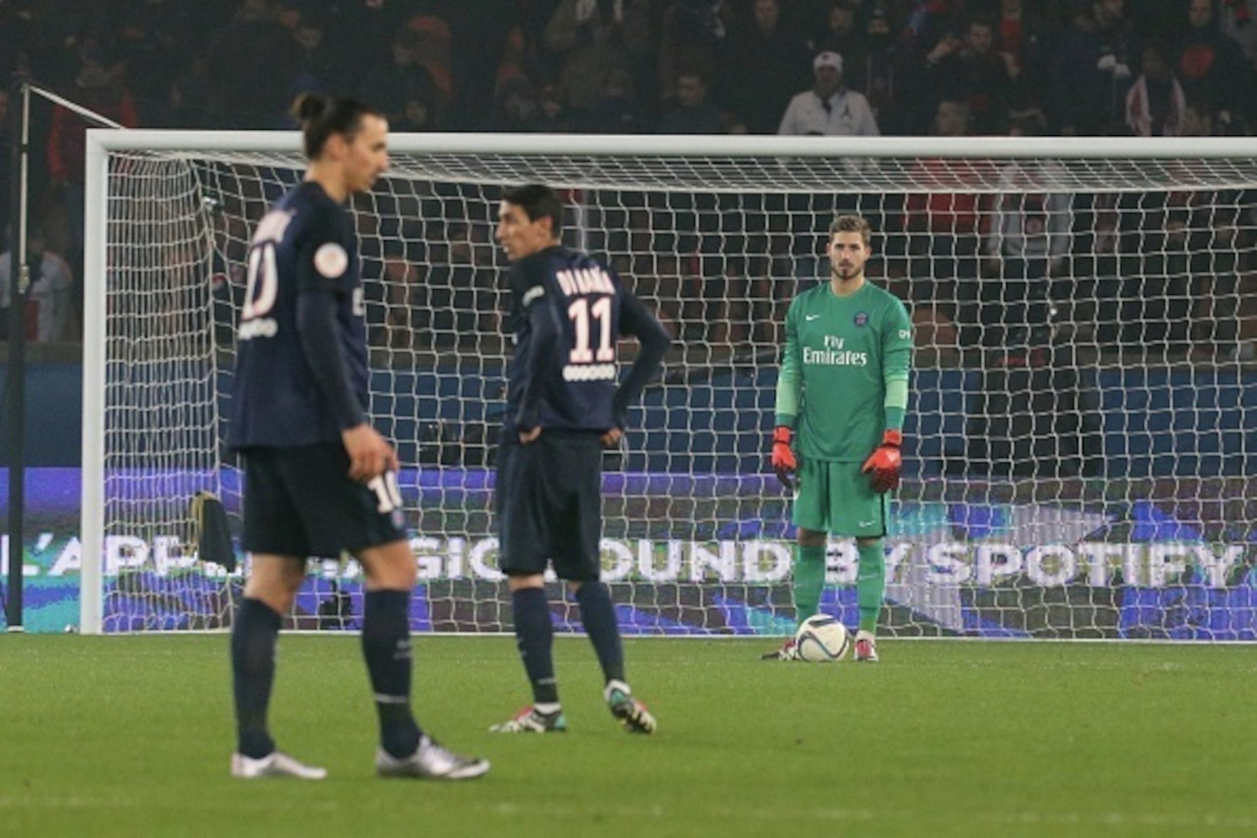 PARIS, FRANCE - DECEMBER 13:  Kevin Trapp of Paris Saint-Germain is dispointed during the French  Ligue 1 between Paris Saint-Germain and Olympique Lyonnais at Parc Des Princes on december 13, 2015 in Paris, France.  (Photo by Xavier Laine/Getty Images)