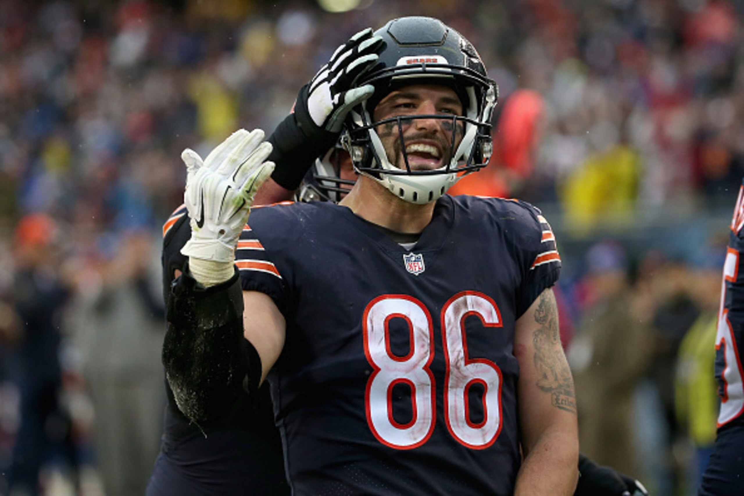 CHICAGO, IL - DECEMBER 13:  Zach Miller #86 of the Chicago Bears celebrates a touchdown during the third quarter against the Washington Redskins at Soldier Field on December 13, 2015 in Chicago, Illinois. (Photo by Jonathan Daniel/Getty Images)