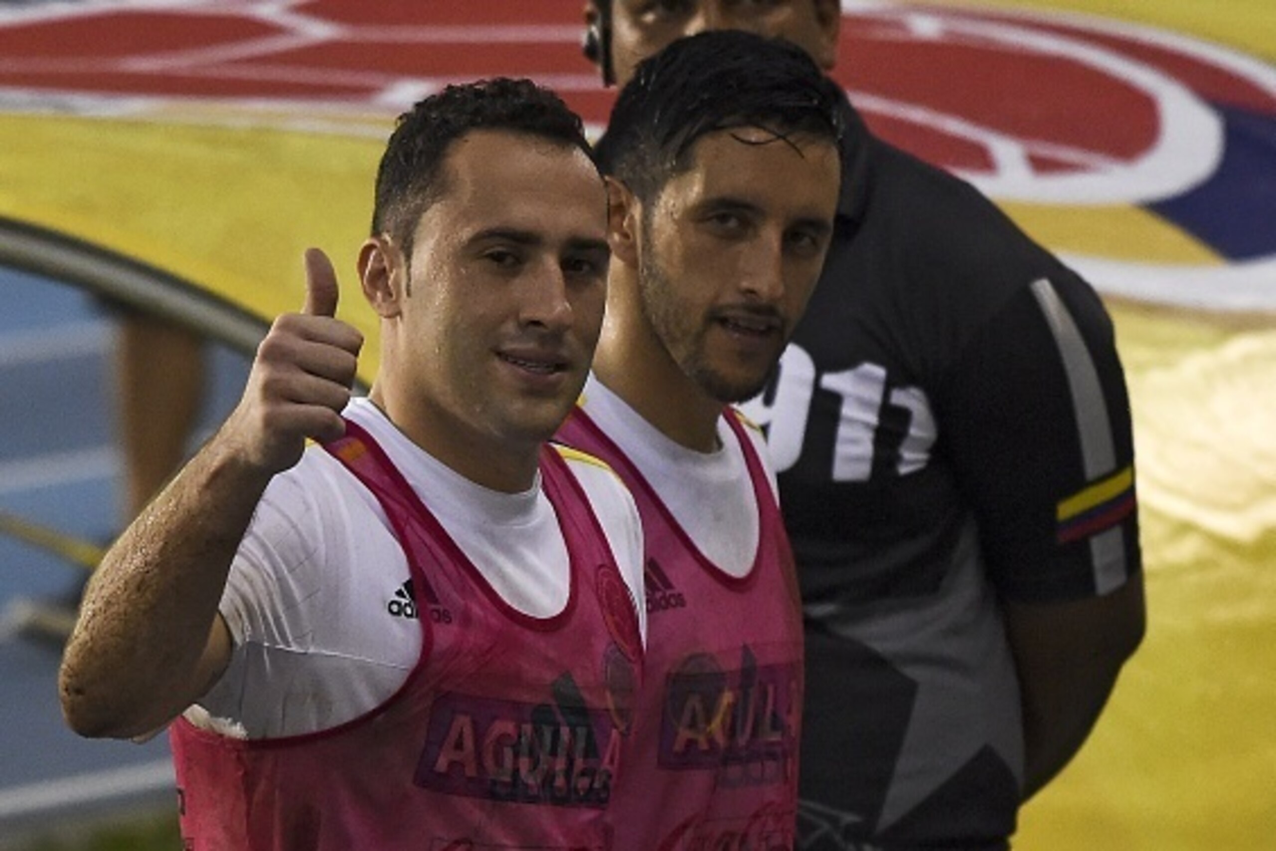Colombian goalkeeper David Ospina gives the thumb up during a training session at the Metropolitan Stadium in Barranquilla, Colombia on November 15, 2015. Colombia will face Argentina on November 17 in a FIFA World Cup Russia 2018 South American qualifier Colombian goalkeeper David Ospina gives the thumb up during a training session at the Metropolitan Stadium in Barranquilla, Colombia on November 15, 2015. Colombia will face Argentina on November 17 in a FIFA World Cup Russia 2018 South American qualifier