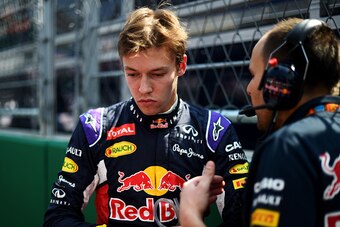 MEXICO CITY, MEXICO - NOVEMBER 01:  Daniil Kvyat of Russia and Infiniti Red Bull Racing speaks with his race engineer Gianpiero Lambiase on the grid before the Formula One Grand Prix of Mexico at Autodromo Hermanos Rodriguez  on November 1, 2015 in Mexico