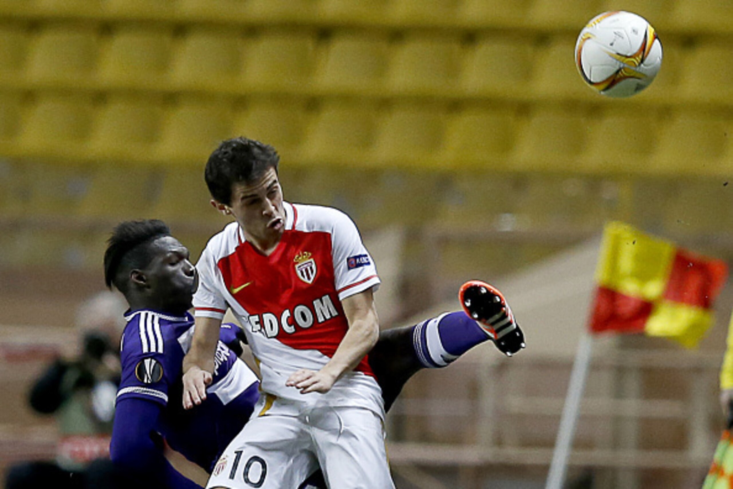 Monaco's Portuguese midfielder Silva Bernardo (R) vies for the ball with Anderlecht's French defender Fabrice N'Sakala during a UEFA Europa League Group J football match between AS Monaco and RSC Anderlecht on November 26, 2015 at the Louis II Stadium in 