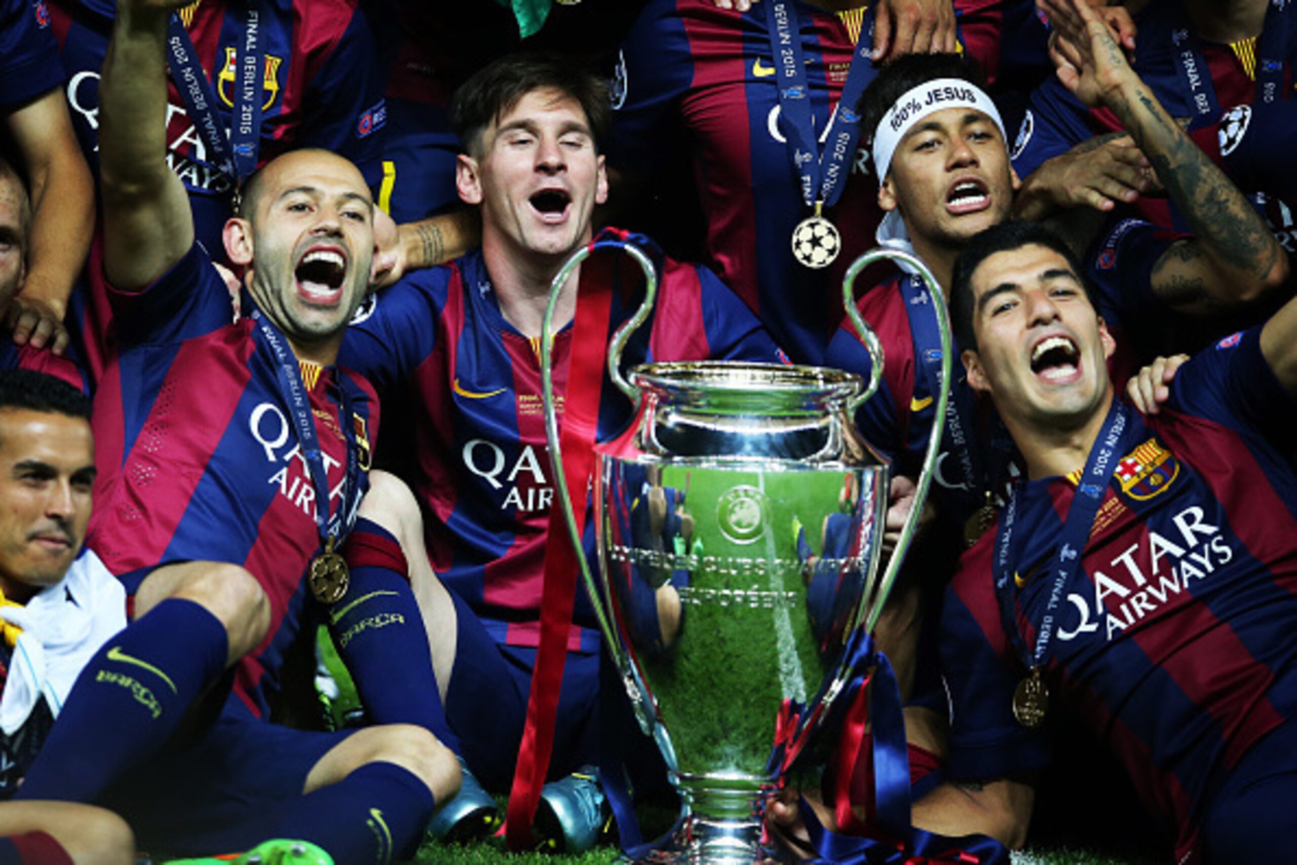 BERLIN, GERMANY - JUNE 06: Javier Mascherano, Lionel Messi,Neymar Jr and Luis Suarez pose with the trophy during the UEFA Champions League Final between Barcelona and Juventus at Olympiastadion on June 6, 2015 in Berlin, Germany. (Photo by Ian MacNicol/G BERLIN, GERMANY - JUNE 06: Javier Mascherano, Lionel Messi,Neymar Jr and Luis Suarez pose with the trophy during the UEFA Champions League Final between Barcelona and Juventus at Olympiastadion on June 6, 2015 in Berlin, Germany. (Photo by Ian MacNicol/G