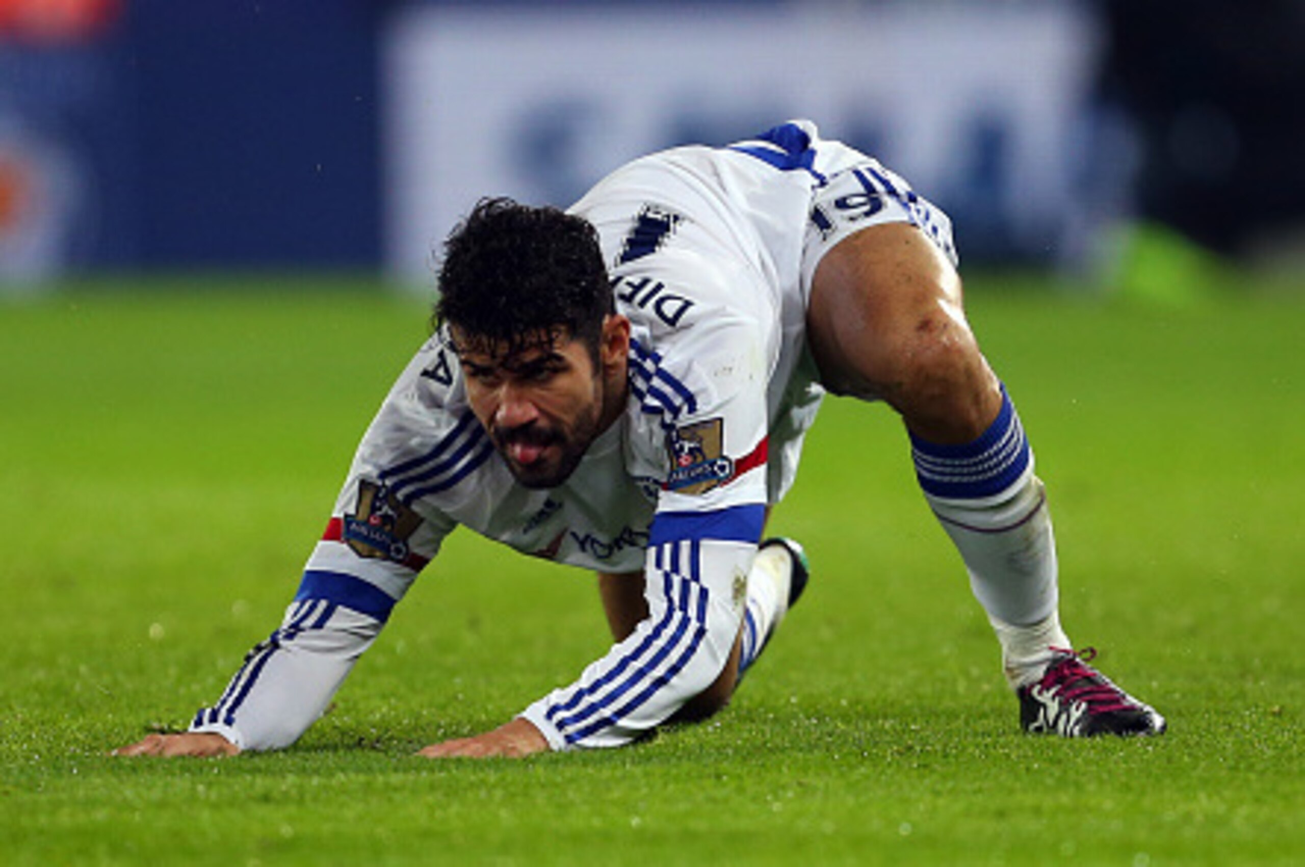 LEICESTER, ENGLAND - DECEMBER 14:  Diego Costa of Chelsea during the Barclays Premier League match between Leicester City and Chelsea at the King Power Stadium on December 14, 2015 in Leicester, England.  (Photo by Catherine Ivill - AMA/Getty Images)