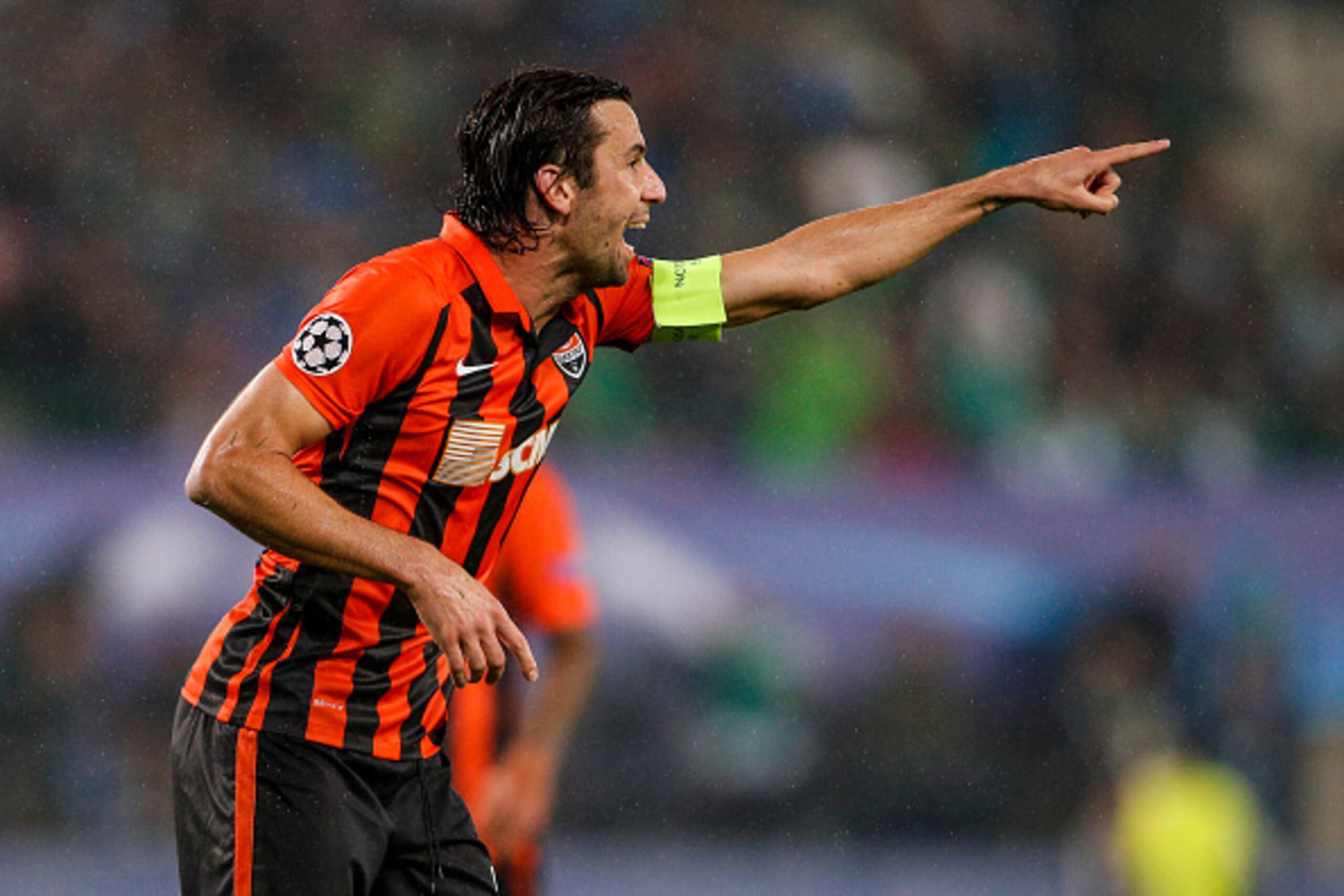VIENNA, AUSTRIA - AUGUST 19: Darijo Srna of Donetsk reacts during the UEFA Champions League: Qualifying Round Play Off First Leg match between SK Rapid Vienna and FC Shakhtar Donetsk on August 19, 2015 in Vienna, Austria. (Photo by Christian Hofer/Getty VIENNA, AUSTRIA - AUGUST 19: Darijo Srna of Donetsk reacts during the UEFA Champions League: Qualifying Round Play Off First Leg match between SK Rapid Vienna and FC Shakhtar Donetsk on August 19, 2015 in Vienna, Austria. (Photo by Christian Hofer/Getty