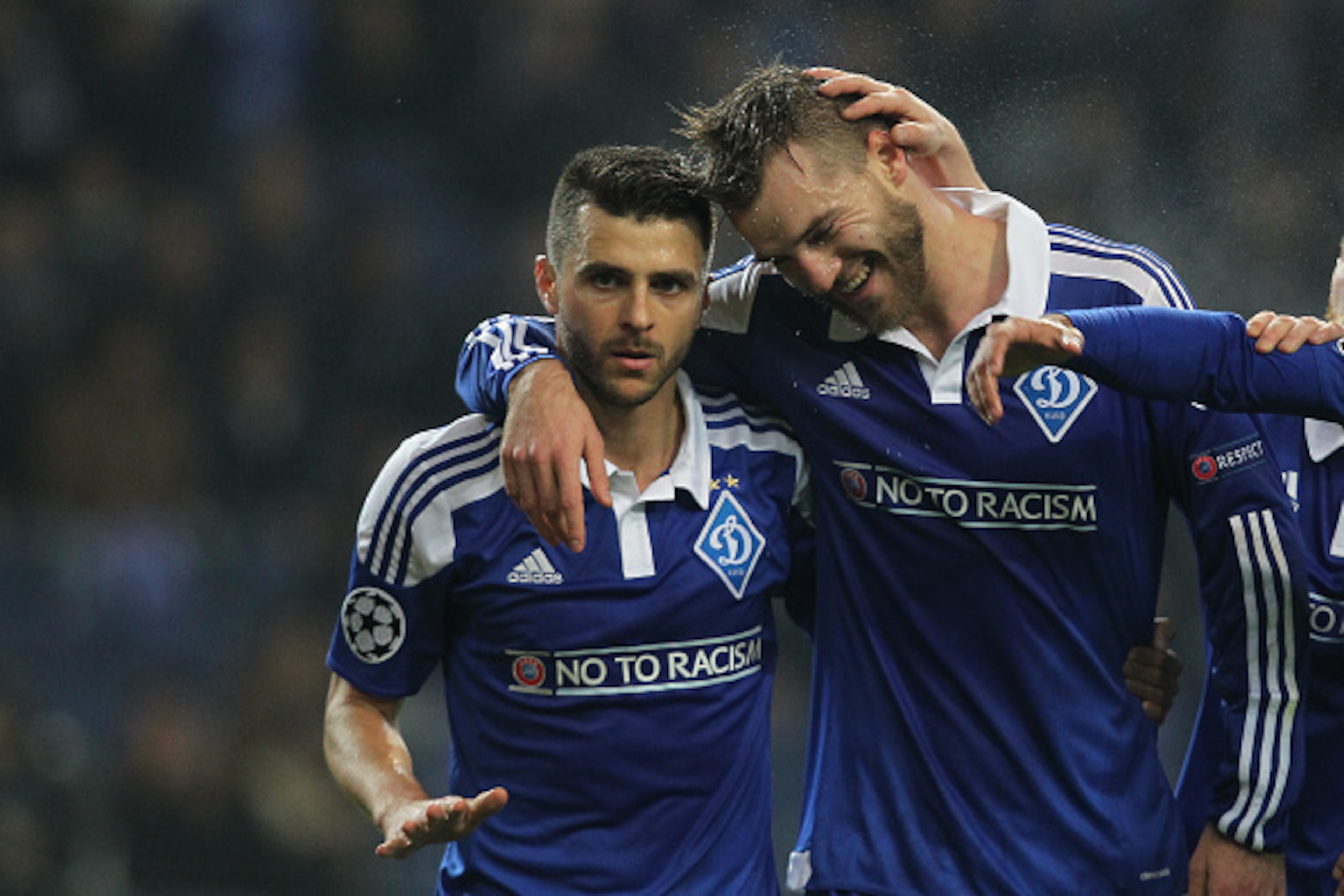 OPORTO, PORTUGAL - NOVEMBER 24:  FC Dynamo Kyiv's forward Andriy Yarmolenko (R) celebrates scoring Dynamo's goal with his team mate FC Dynamo Kyiv's forward Junior Moraes during the Champions League match between FC Porto and FC Dynamo Kyiv at Estadio do 