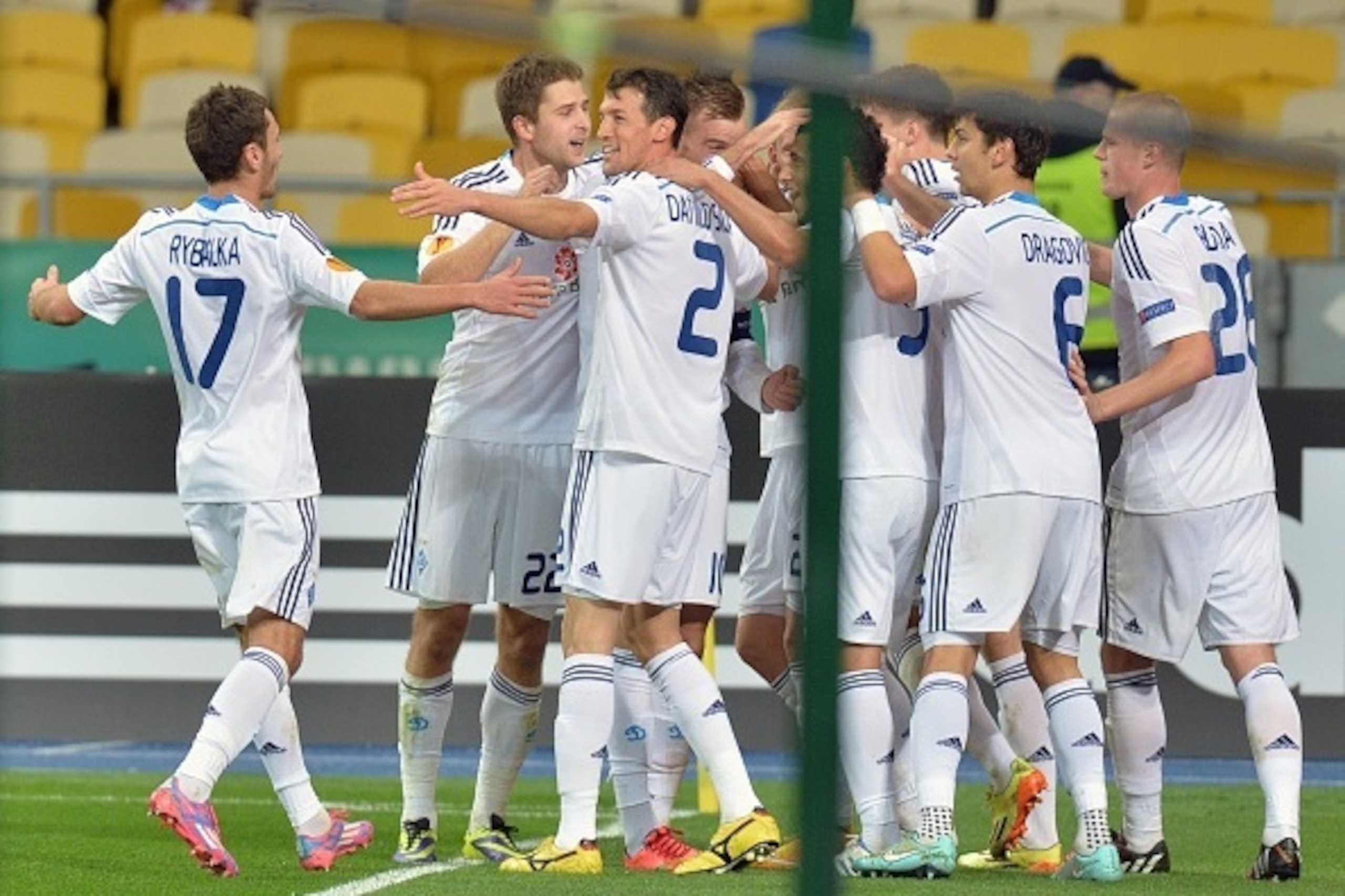 Dynamo Kiev's players celebrate after Andriy Yarmolenko's scoring during an UEFA Europa League group J football match between Dynamo Kiev and Steaua Bucharest in Kiev on October 2, 2014. AFP PHOTO / GENYA SAVILOV (Photo credit should read GENYA SAV Dynamo Kiev's players celebrate after Andriy Yarmolenko's scoring during an UEFA Europa League group J football match between Dynamo Kiev and Steaua Bucharest in Kiev on October 2, 2014. AFP PHOTO / GENYA SAVILOV (Photo credit should read GENYA SAV