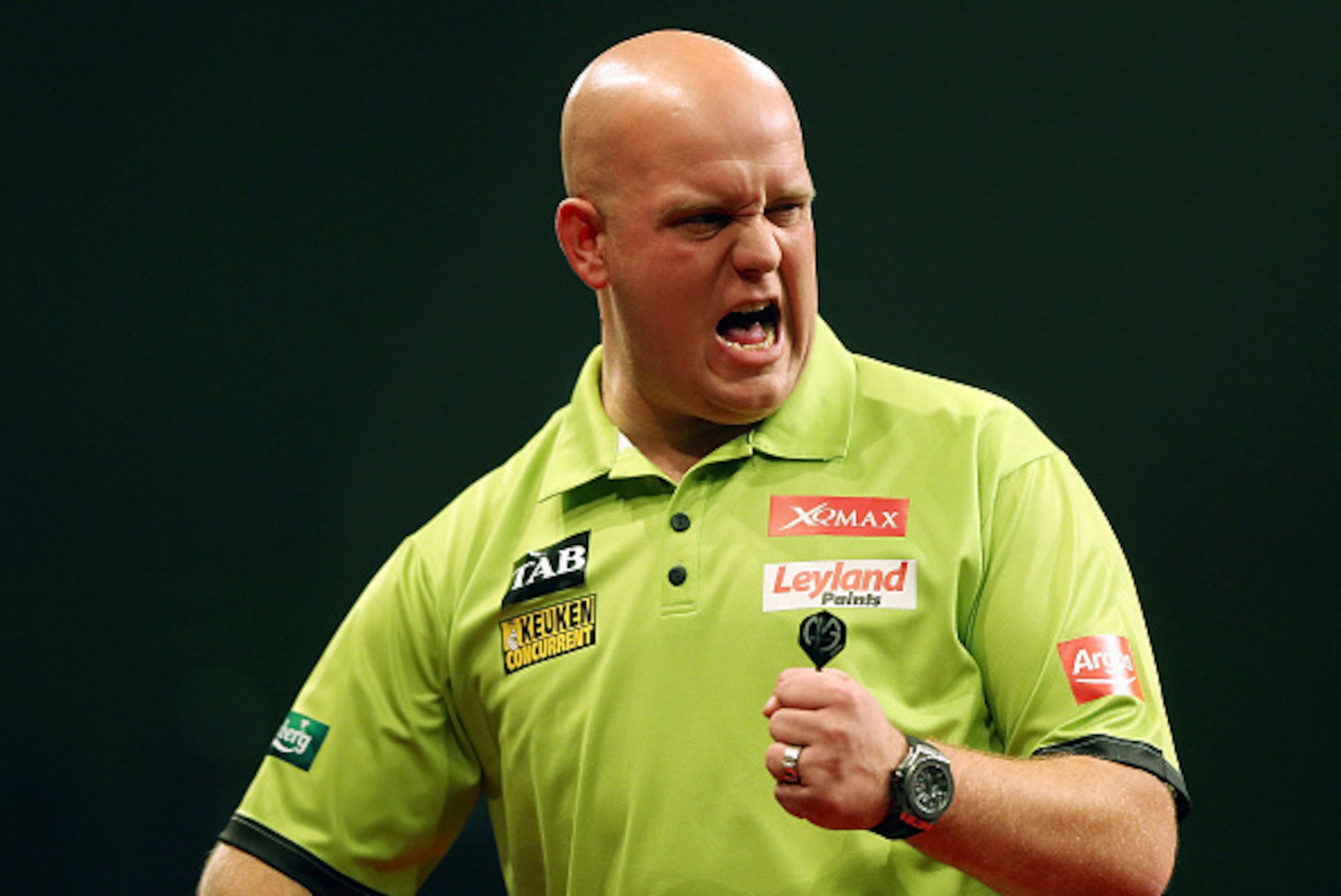 AUCKLAND, NEW ZEALAND - AUGUST 29: Michael Van Gerwen celebrates during the Auckland Darts Masters at The Trusts Arena on August 29, 2015 in Auckland, New Zealand.  (Photo by Michael Bradley/Getty Images)