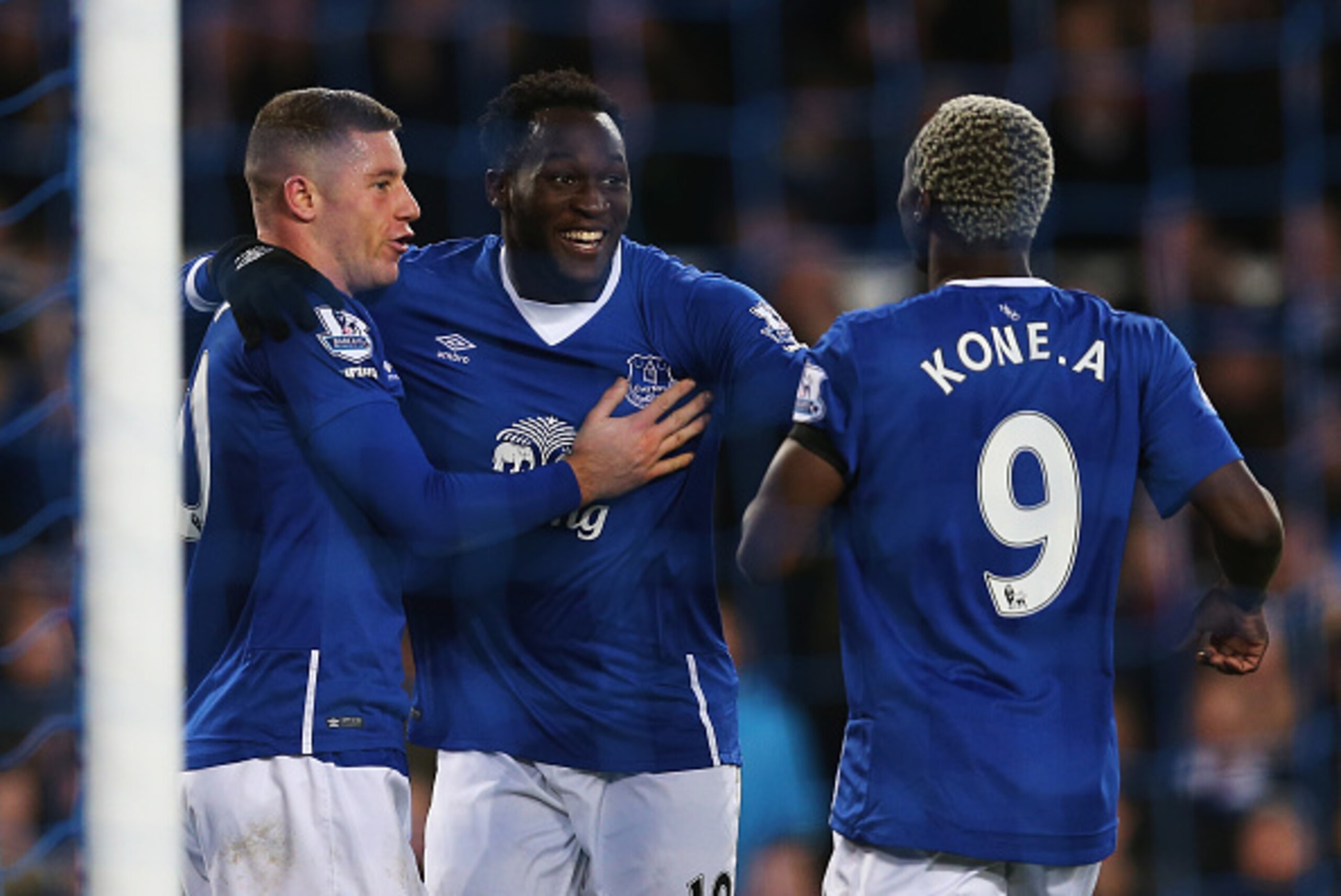 LIVERPOOL, ENGLAND - NOVEMBER 21:  Romelu Lukaku (C) of Everton celebrates scoring his team's fourth goal with his team mate Arouna Kone (R) and Ross Barkley (L) during the Barclays Premier League match between Everton and Aston Villa at Goodison Park on 