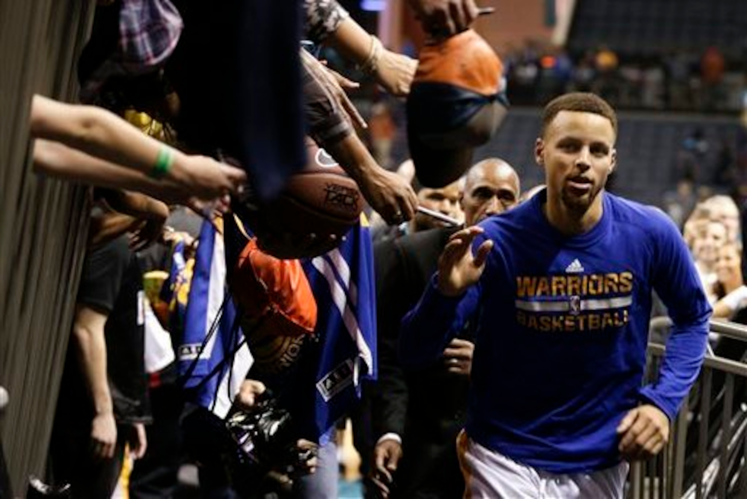 Charlotte offered a warm welcome to Curry wherever he went during his visit home.