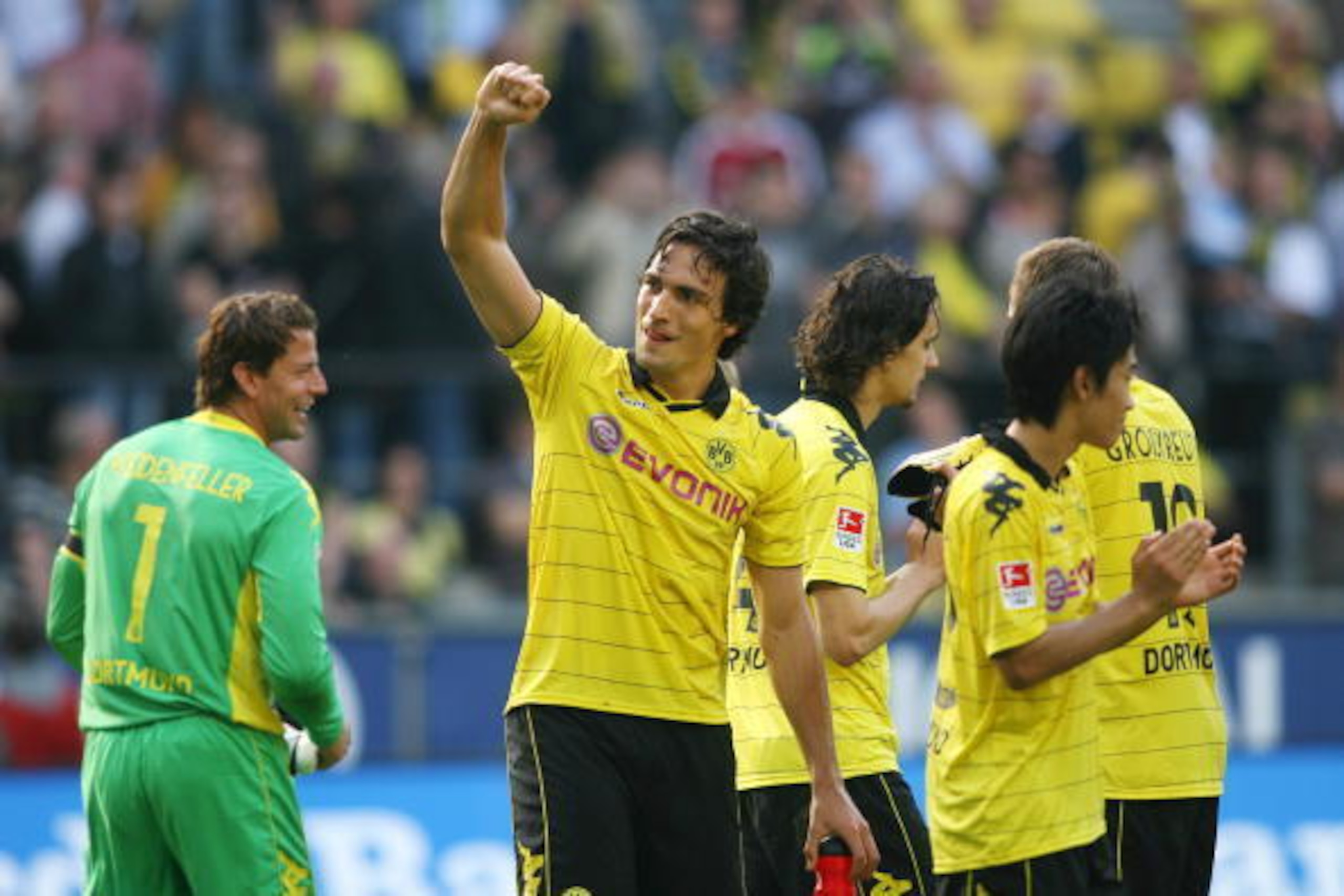 RESTRICTIONS / EMBARGO - ONLINE CLIENTS MAY USE UP TO SIX IMAGES DURING EACH MATCH WITHOUT THE AUTHORISATION OF THE DFL. NO MOBILE USE DURING THE MATCH AND FOR A FURTHER TWO HOURS AFTERWARDS IS PERMITTED WITHOUT THE AUTHORISATION OF THE DFL. Dortmund's Ma