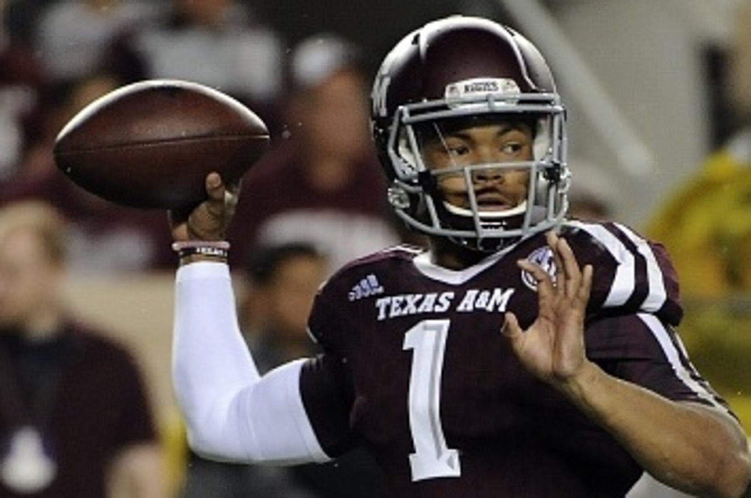 COLLEGE STATION, TX - NOVEMBER 14: Kyler Murray #1 of the Texas A&M Aggies drops back to pass in the first quarter of a NCAA football game against the Western Carolina Catamounts at Kyle Field on November 14, 2015 in College Station, Texas. (Photo by Eric COLLEGE STATION, TX - NOVEMBER 14: Kyler Murray #1 of the Texas A&M Aggies drops back to pass in the first quarter of a NCAA football game against the Western Carolina Catamounts at Kyle Field on November 14, 2015 in College Station, Texas. (Photo by Eric