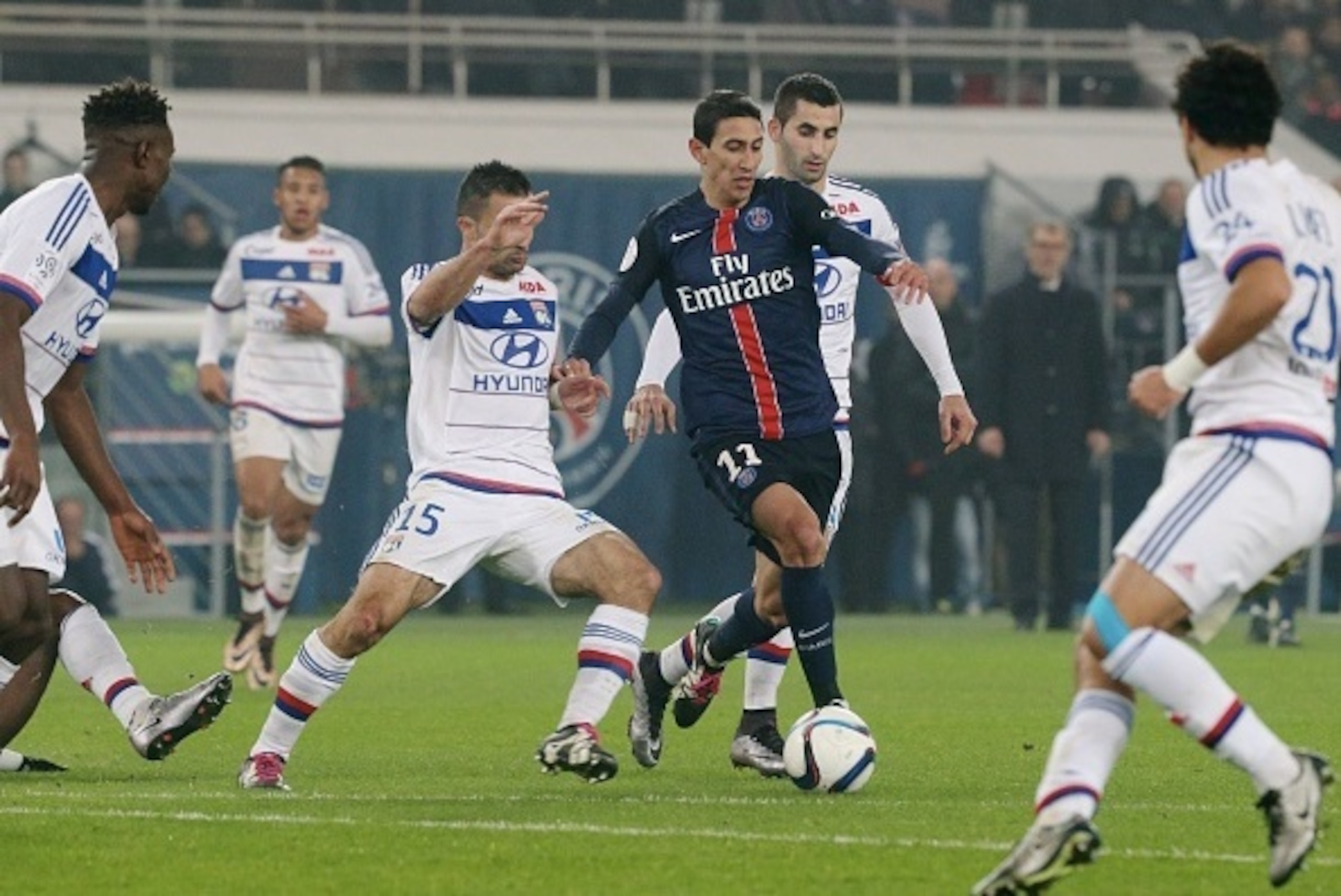 PARIS, FRANCE - DECEMBER 13:  Angel Di Maria of Paris Saint-Germain in action during the French  Ligue 1 between Paris Saint-Germain and Olympique Lyonnais at Parc Des Princes on december 13, 2015 in Paris, France.  (Photo by Xavier Laine/Getty Images)