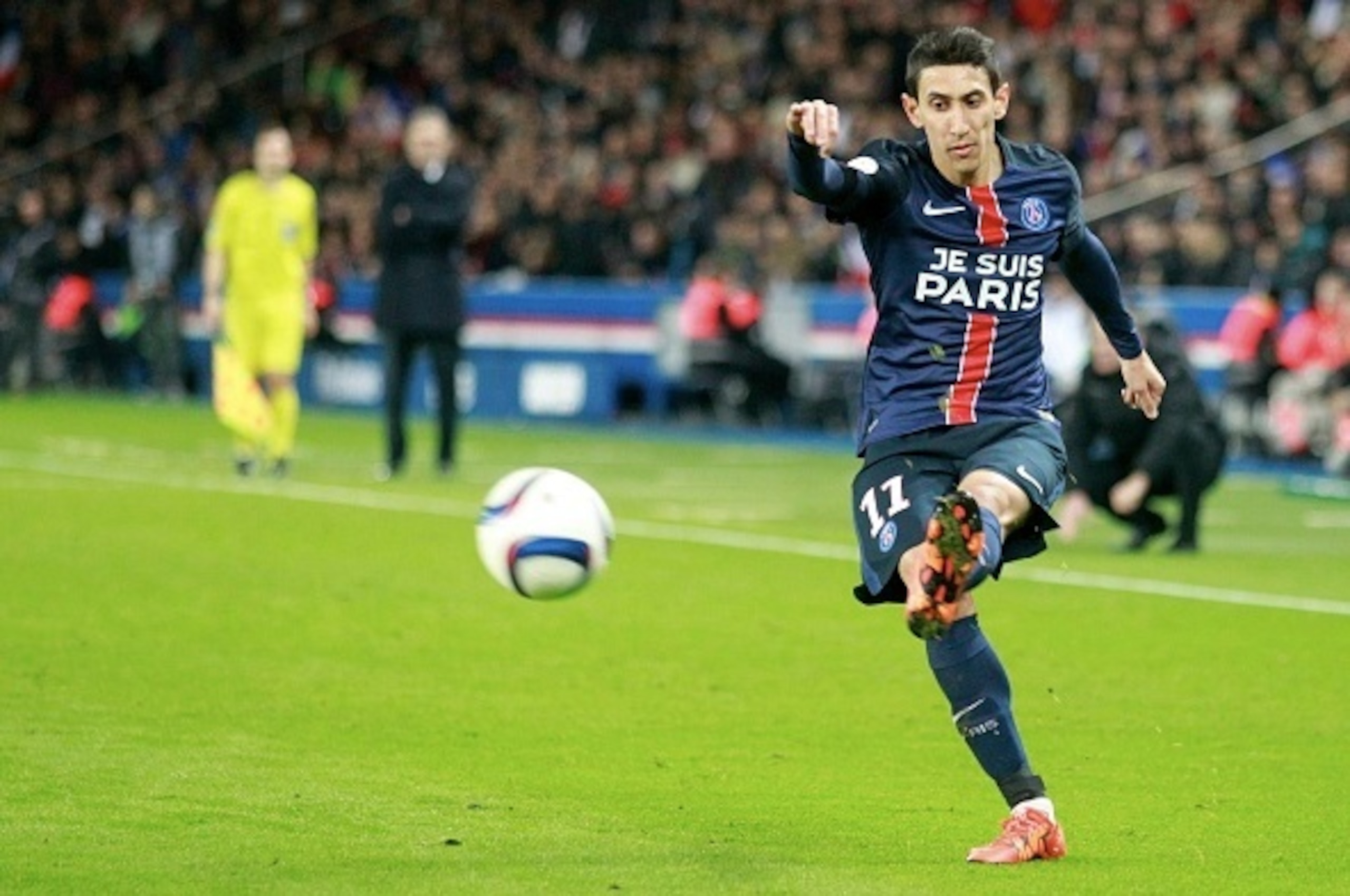 PARIS, FRANCE - NOVEMBER 28:  Angel Di Maria of Paris Saint-Germain during the French  Ligue 1 between Paris Saint-Germain and ESTAC Troyes at Parc Des Princes on november 28, 2015 in Paris, France.  (Photo by Xavier Laine/Getty Images)