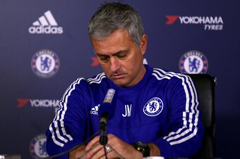 COBHAM, ENGLAND - DECEMBER 11:  Chelsea manager Jose Mourinho talks to the media during a press conference at Chelsea Training Ground on December 11, 2015 in Cobham, England.  (Photo by Ian Walton/Getty Images)