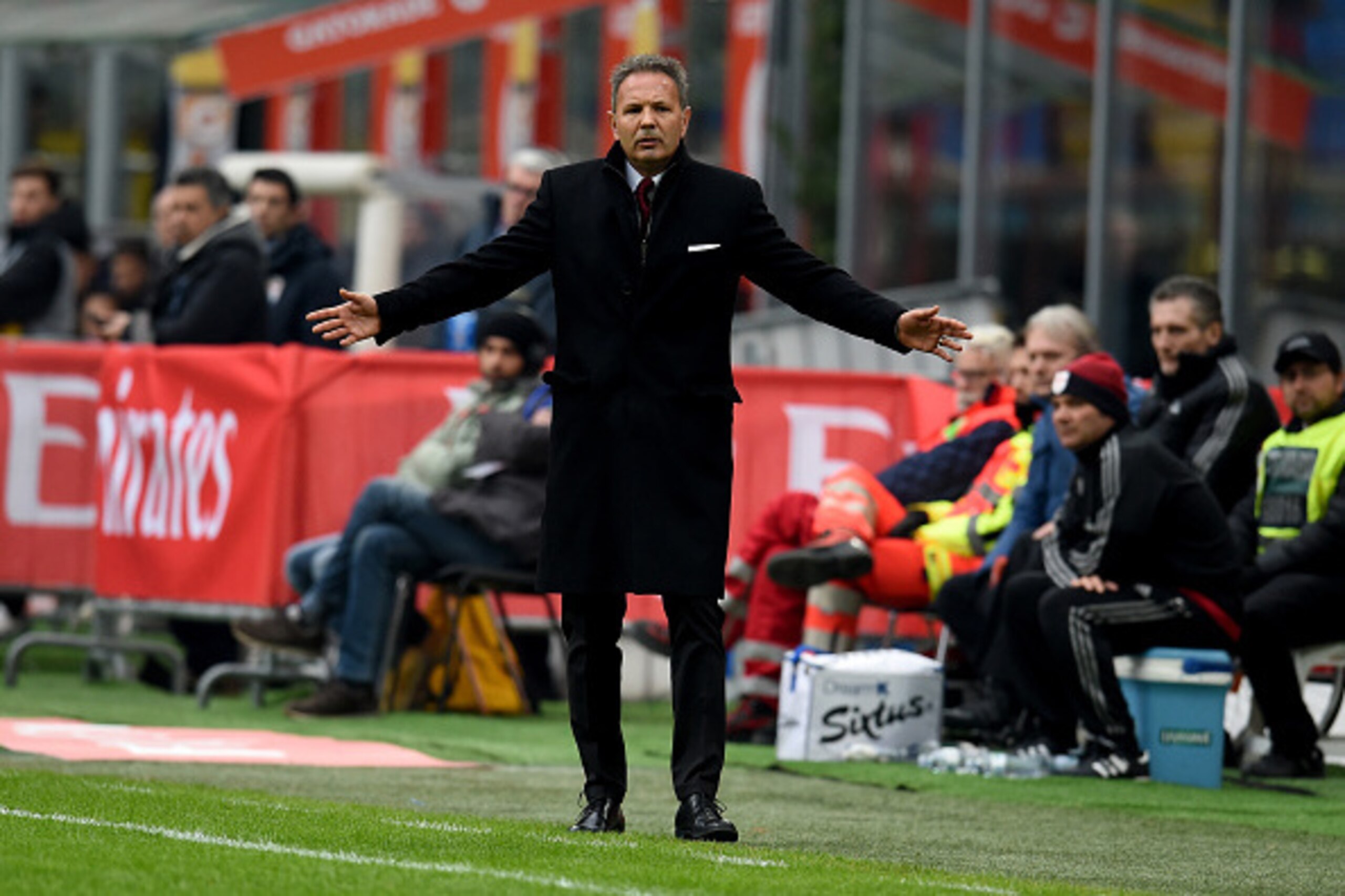 MILAN, ITALY - DECEMBER 13: Head coach AC Milan Sinisa Mihajlovic reacts during the Serie A match betweeen AC Milan and Hellas Verona FC at Stadio Giuseppe Meazza on December 13, 2015 in Milan, Italy. (Photo by Claudio Villa/Getty Images) MILAN, ITALY - DECEMBER 13: Head coach AC Milan Sinisa Mihajlovic reacts during the Serie A match betweeen AC Milan and Hellas Verona FC at Stadio Giuseppe Meazza on December 13, 2015 in Milan, Italy. (Photo by Claudio Villa/Getty Images)