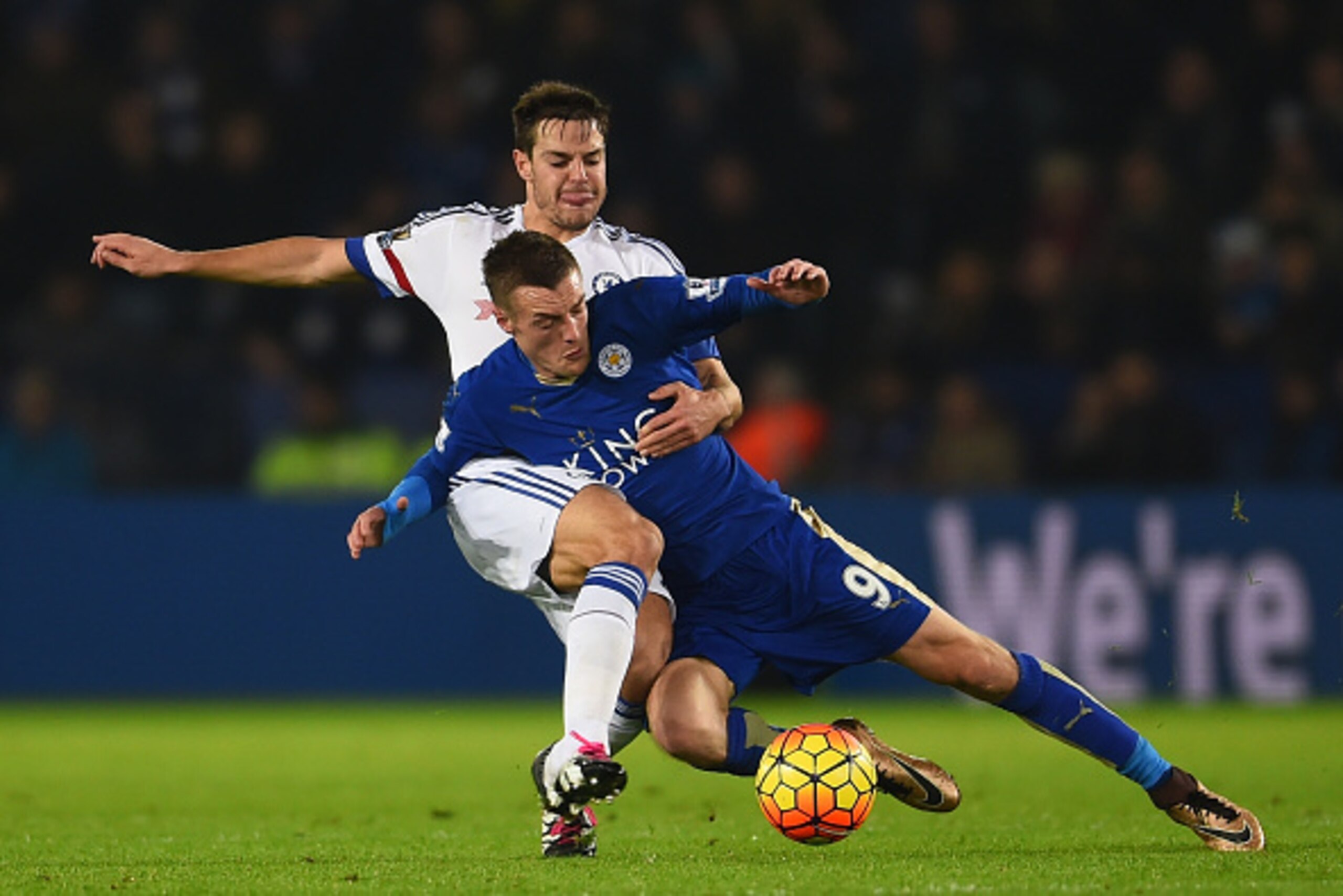 LEICESTER, ENGLAND - DECEMBER 14:  Jamie Vardy of Leicester City is tackled by Cesar Azpilicueta of Chelsea during the Barclays Premier League match between Leicester City and Chelsea at the King Power Stadium on December14, 2015 in Leicester, United King