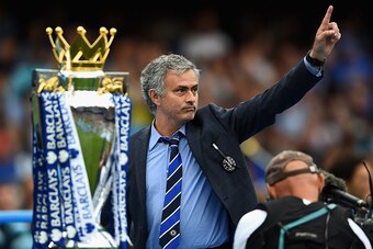 LONDON, ENGLAND - MAY 24:  Jose Mourinho manager of Chelsea celebrates the Premier League title after the Barclays Premier League match between Chelsea and Sunderland at Stamford Bridge on May 24, 2015 in London, England.  (Photo by Laurence Griffiths/Get