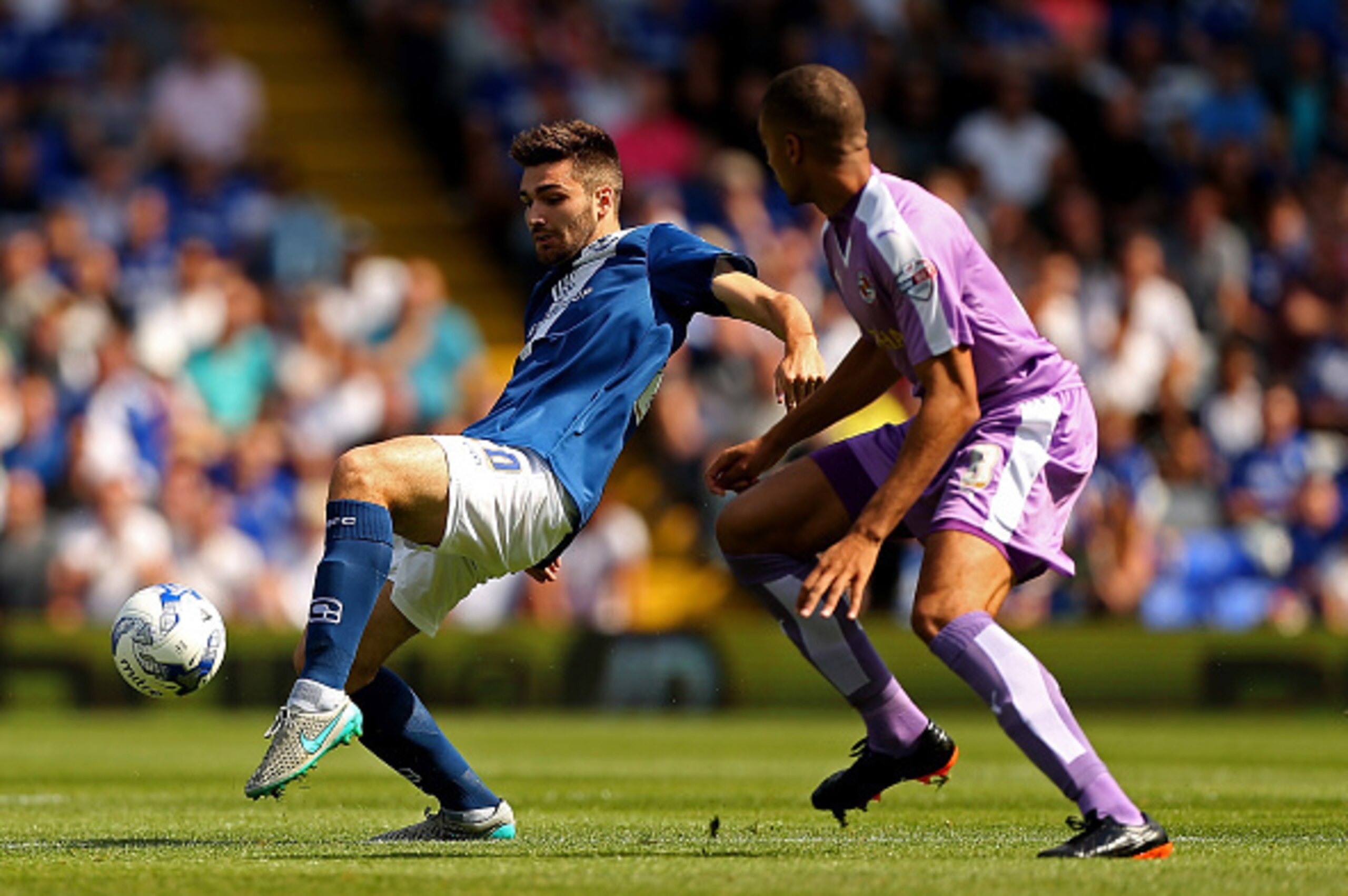 BIRMINGHAM, ENGLAND - AUGUST 08: Jon Toral of Birmingham looks to pass under pressure from Michael Hector of Reading during the Sky Bet Championship match between Birmingham City and Reading at St Andrews Stadium on August 8, 2015 in Birmingham, England. BIRMINGHAM, ENGLAND - AUGUST 08: Jon Toral of Birmingham looks to pass under pressure from Michael Hector of Reading during the Sky Bet Championship match between Birmingham City and Reading at St Andrews Stadium on August 8, 2015 in Birmingham, England.