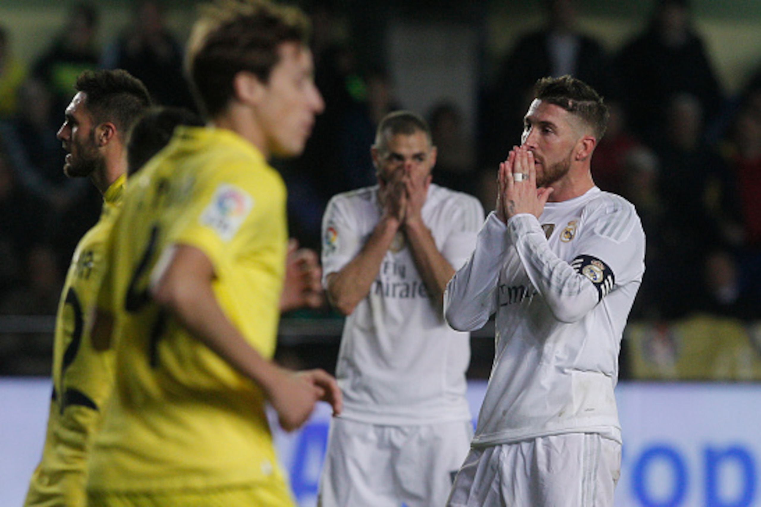 Real Madrid's defender Sergio Ramos gestures after a failed attempt on goal during the Spanish league football match Villarreal CF vs Real Madrid CF at El Madrigal stadium in Villareal on December 13, 2015. AFP PHOTO / JOSE JORDAN / AFP / JOSE JORDAN Real Madrid's defender Sergio Ramos gestures after a failed attempt on goal during the Spanish league football match Villarreal CF vs Real Madrid CF at El Madrigal stadium in Villareal on December 13, 2015. AFP PHOTO / JOSE JORDAN / AFP / JOSE JORDAN