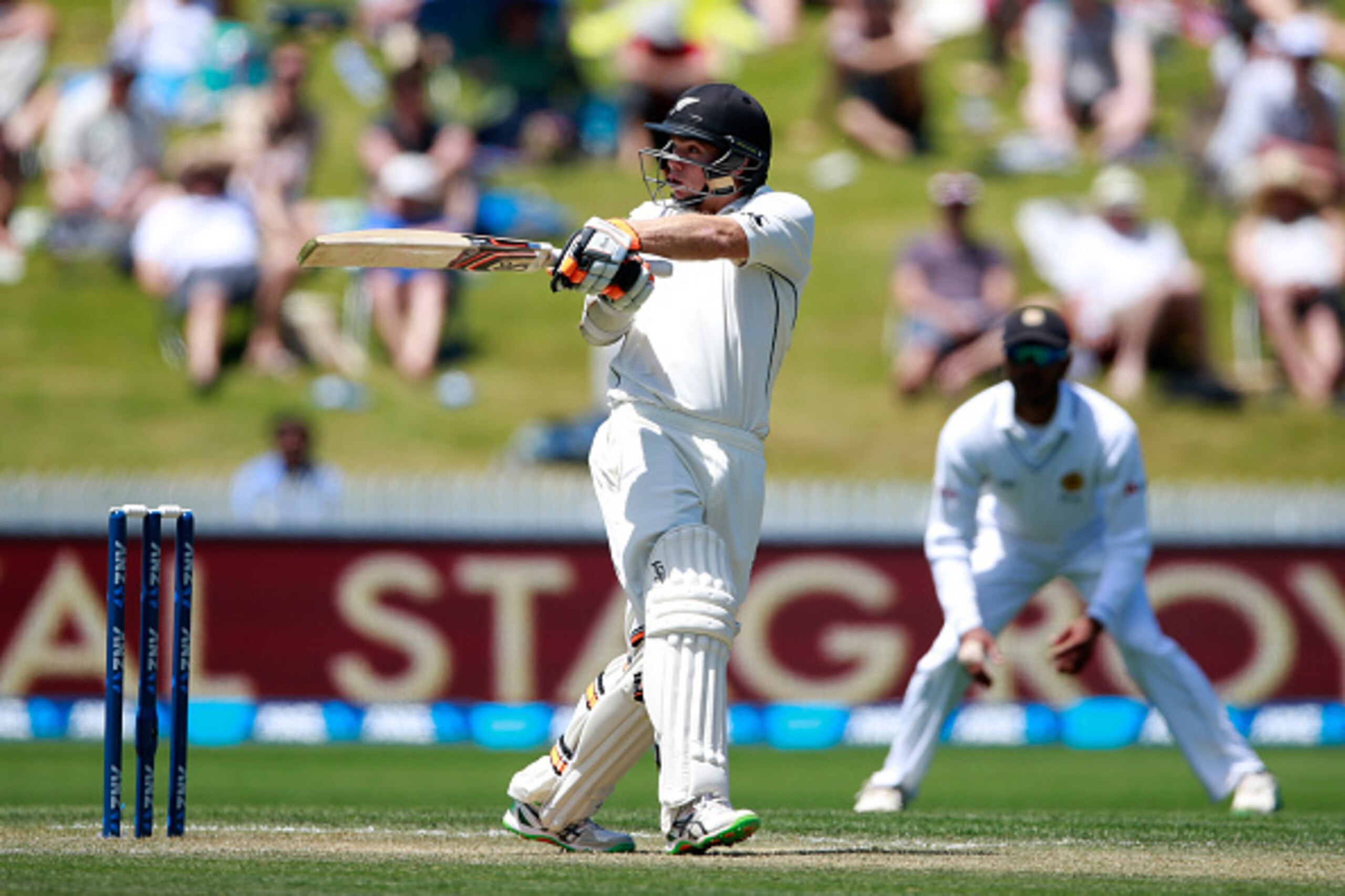 HAMILTON, NEW ZEALAND - DECEMBER 19:  Tom Latham of New Zealand bats during day two of the Second Test match between New Zealand and Sri Lanka at Seddon Park on December 19, 2015 in Hamilton, New Zealand.  (Photo by Phil Walter/Getty Images)