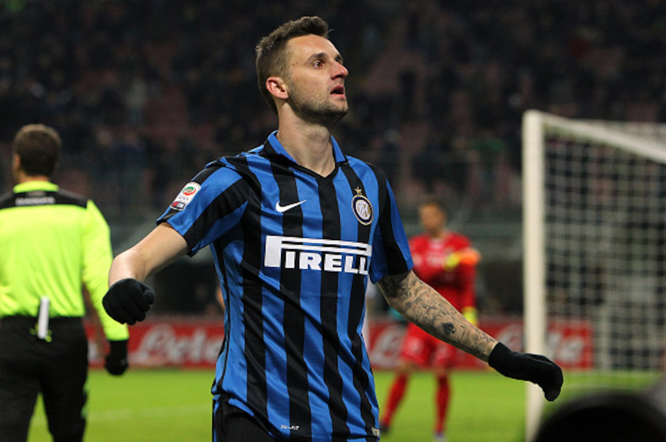 MILAN, ITALY - NOVEMBER 22:  Marcelo Brozovic of FC Internazionale Milano celebrates his goal during the Serie A match between FC Internazionale Milano and Frosinone Calcio at Stadio Giuseppe Meazza on November 22, 2015 in Milan, Italy.  (Photo by Marco L