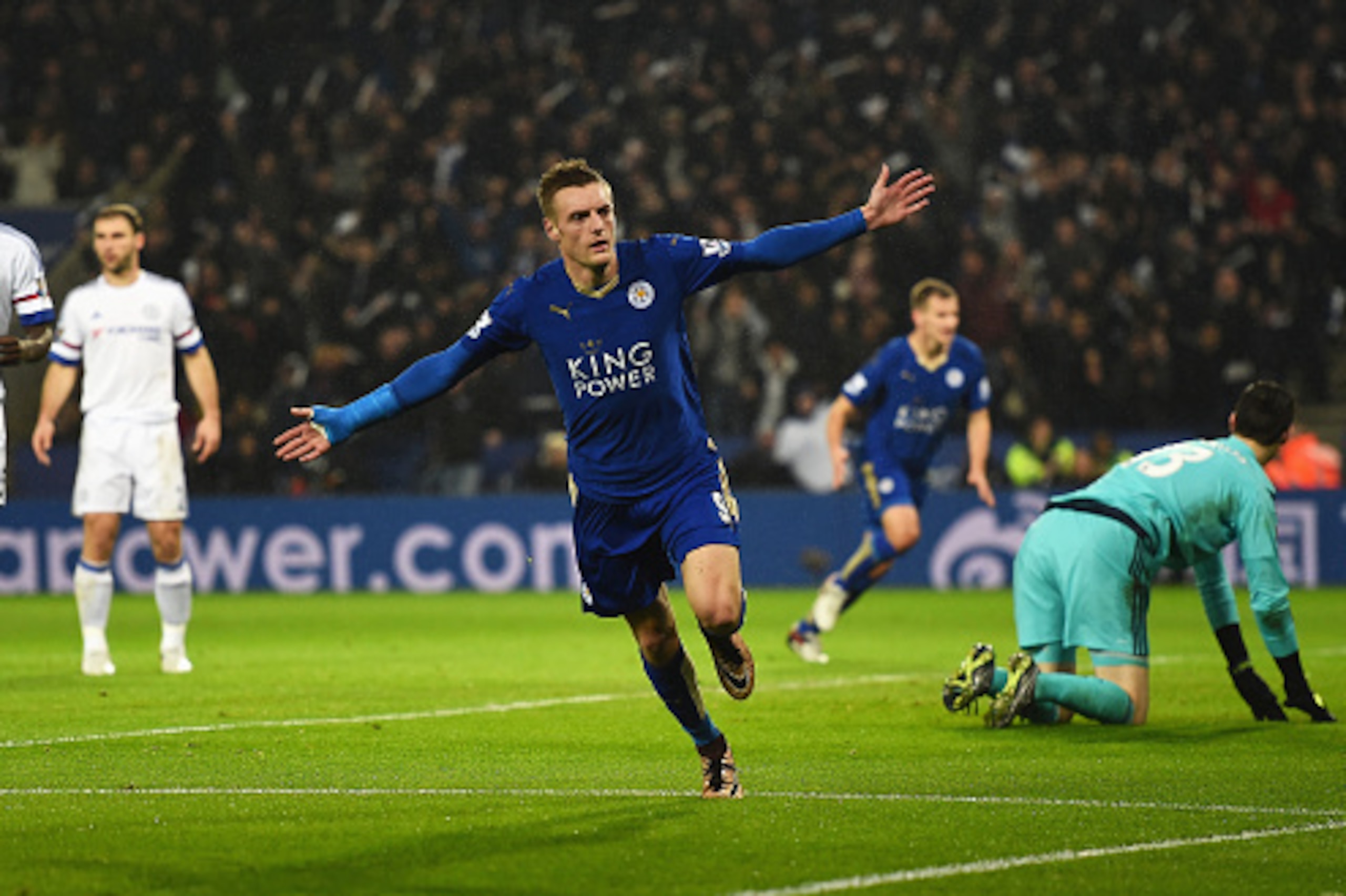 LEICESTER, ENGLAND - DECEMBER 14:  Jamie Vardy of Leicester City celebrates after scoring the opening goal during the Barclays Premier League match between Leicester City and Chelsea at the King Power Stadium on December14, 2015 in Leicester, United Kingd