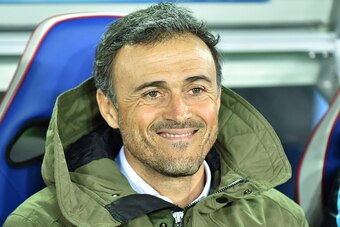 Barcelona head coach Luis Enrique attends the Club World Cup semi-final football match against Guangzhou Evergrande in Yokohama on December 17, 2015.  AFP PHOTO / KAZUHIRO NOGI / AFP / KAZUHIRO NOGI        (Photo credit should read KAZUHIRO NOGI/AFP/Getty