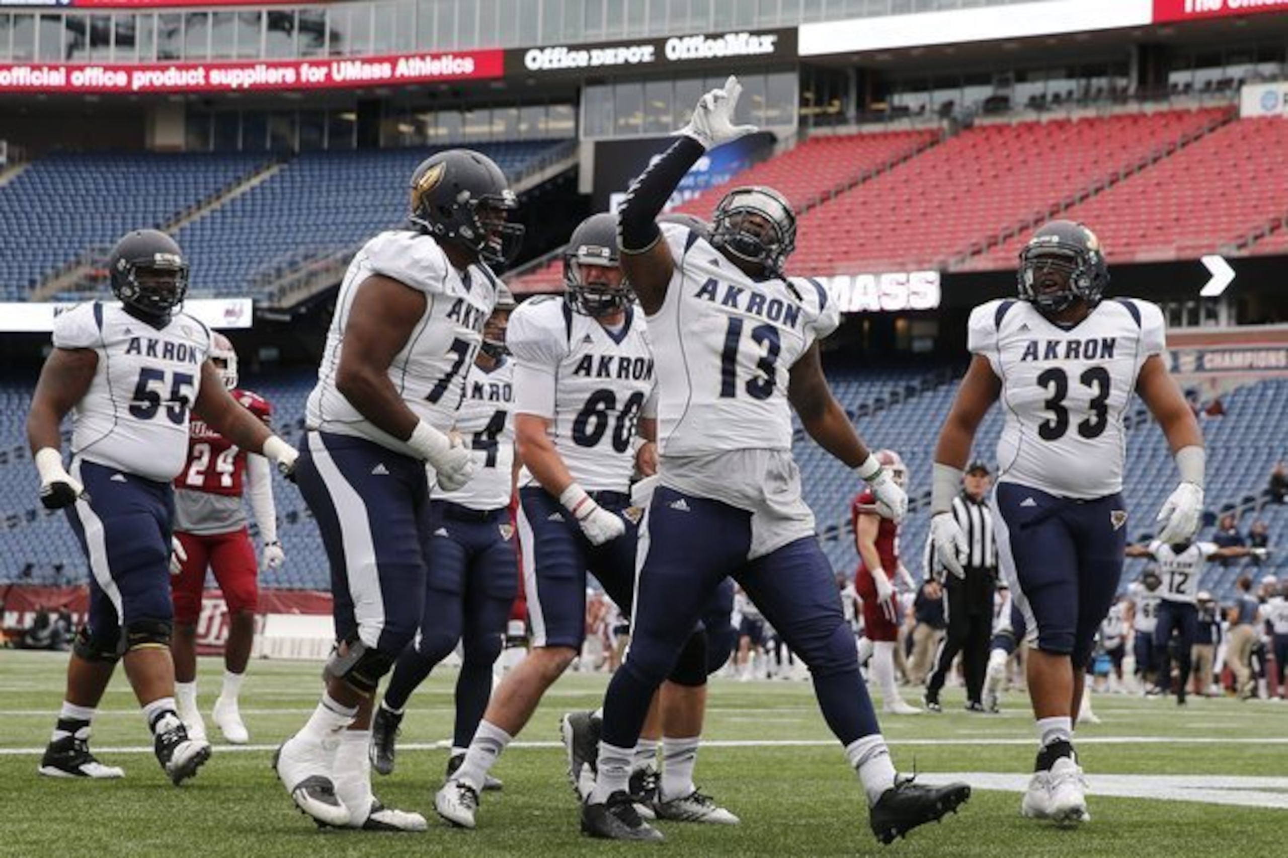 Akron's hungry for its first bowl win going into Tuesday's game.