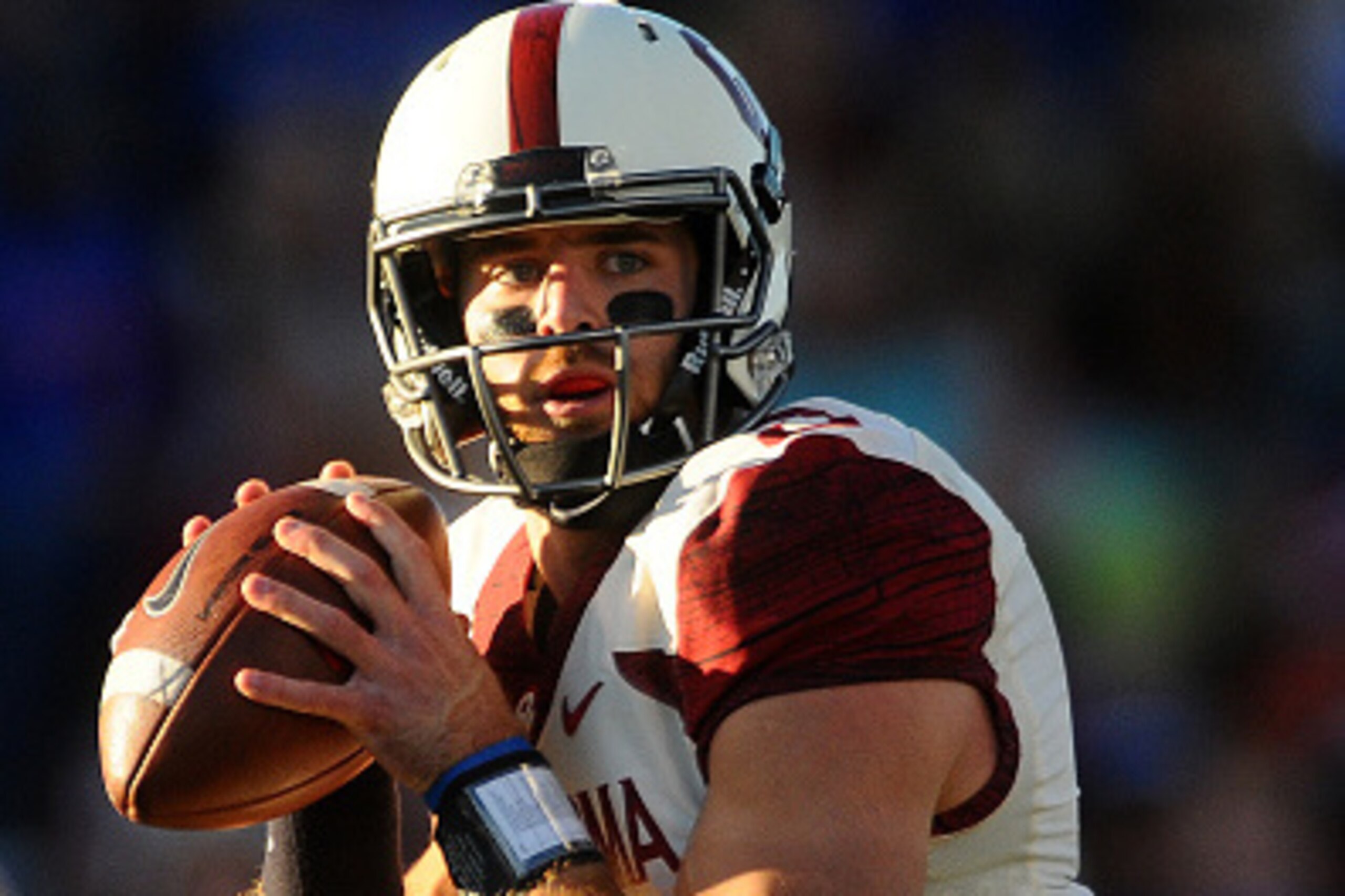LAWRENCE KS, - OCTOBER 31: Quarterback Trevor Knight #9 of the Oklahoma Sooners throws a pass against the Kansas Jayhawks on October 31, 2015 at Memorial Stadium in Lawrence, Kansas. (Photo by Jackson Laizure/Getty Images)