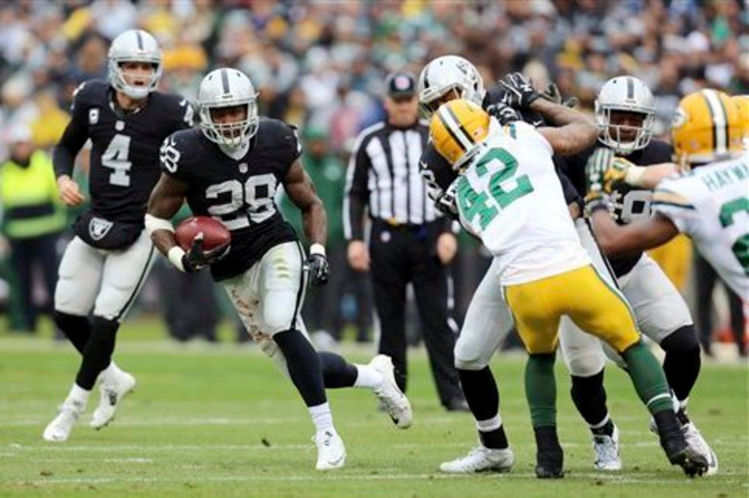Latavius Murray is a boring, but productive fantasy rusher due to his heavy workload.