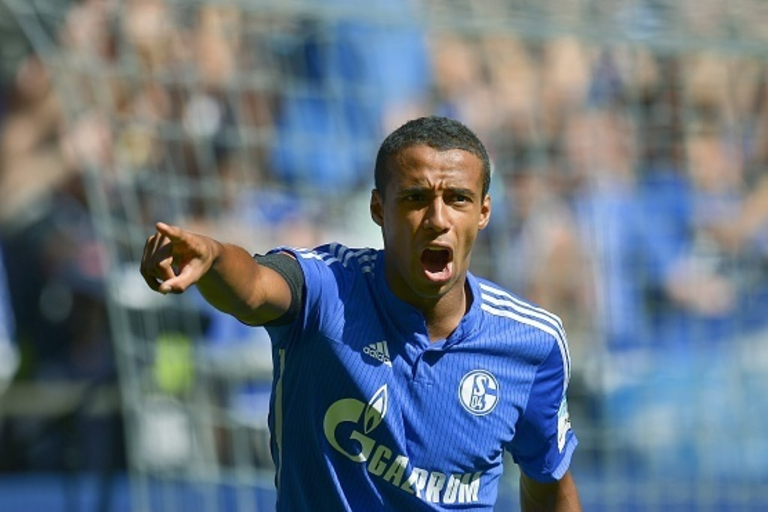 Schalke's Cameroonian defender Joel Matip reacts during the German first division Bundesliga football match FC Schalke 04 v SV Darmstadt 98, on August 22, 2015 in Gelsenkirchen. AFP PHOTO / SASCHA SCHUERMANN RESTRICTIONS: DURING MATCH TIME: DFL RULES TO Schalke's Cameroonian defender Joel Matip reacts during the German first division Bundesliga football match FC Schalke 04 v SV Darmstadt 98, on August 22, 2015 in Gelsenkirchen. AFP PHOTO / SASCHA SCHUERMANN RESTRICTIONS: DURING MATCH TIME: DFL RULES TO