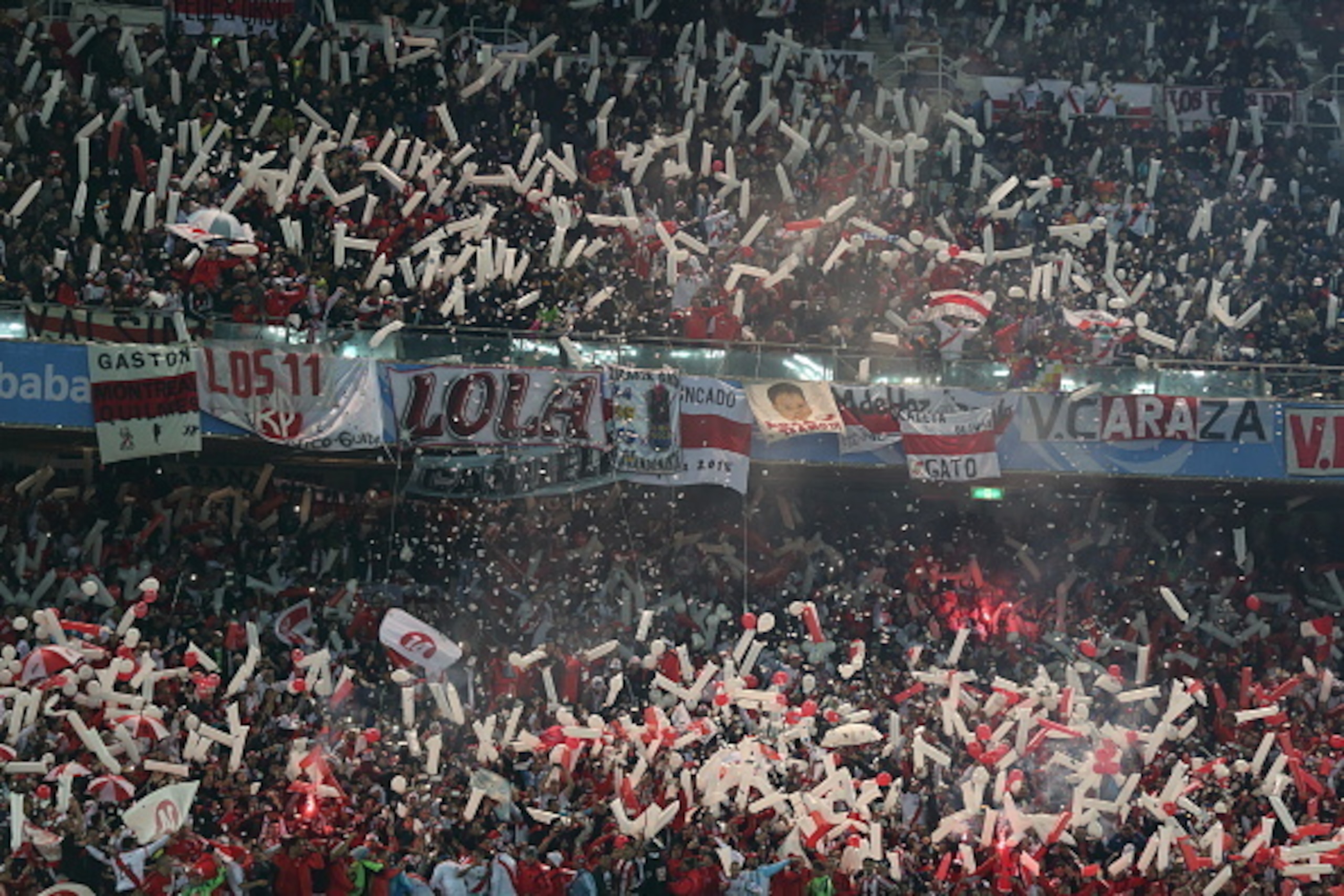 YOKOHAMA, JAPAN - DECEMBER 20: Fans of River Plate during the FIFA Club World Cup Final Match between FC Barcelona and River Plate at International Stadium Yokohama on December 20, 2015 in Yokohama, Japan. (Photo by Matthew Ashton - AMA/Getty Images) YOKOHAMA, JAPAN - DECEMBER 20: Fans of River Plate during the FIFA Club World Cup Final Match between FC Barcelona and River Plate at International Stadium Yokohama on December 20, 2015 in Yokohama, Japan. (Photo by Matthew Ashton - AMA/Getty Images)