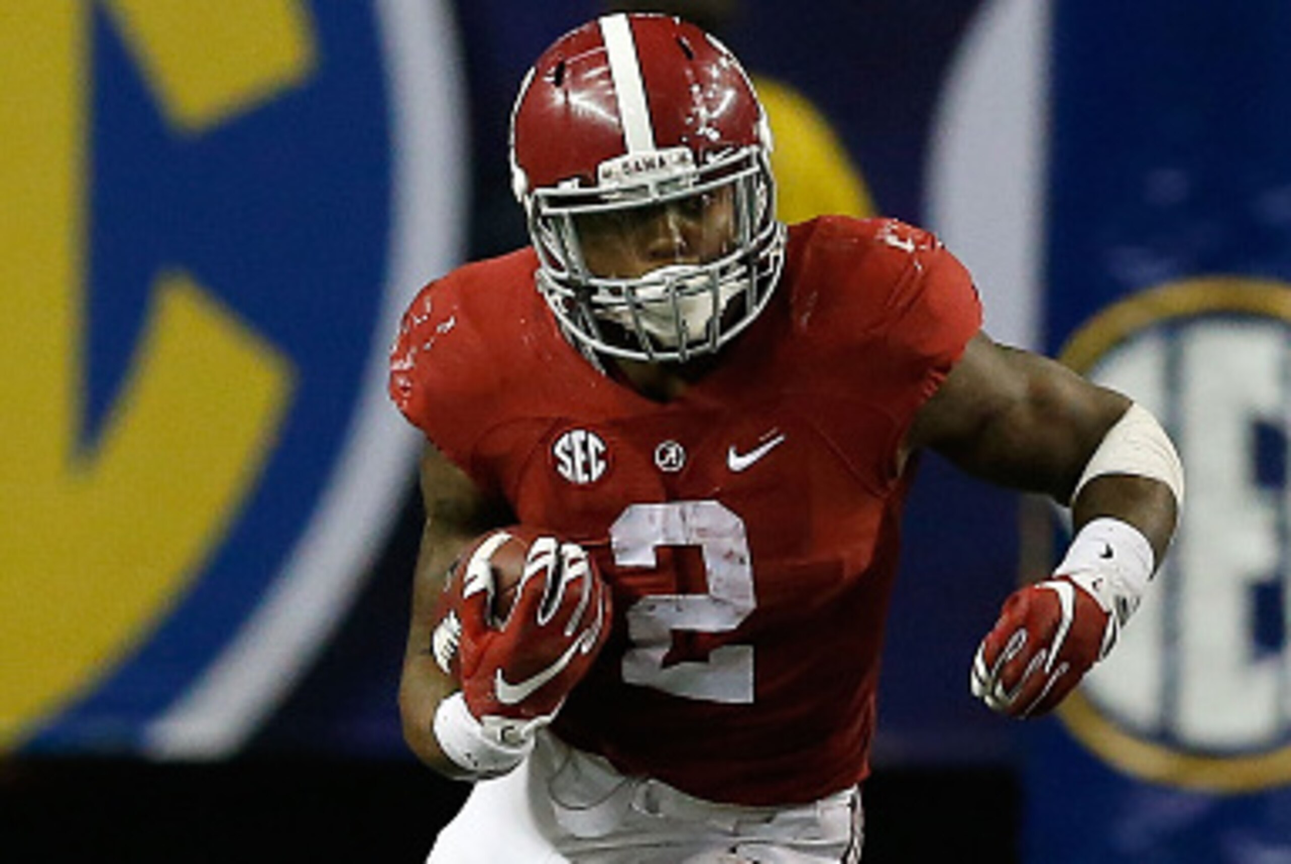 ATLANTA, GA - DECEMBER 05:  Running back Derrick Henry #2 of the Alabama Crimson Tide runs during the SEC Championship game against the Florida Gators at Georgia Dome on December 5, 2015 in Atlanta, Georgia.  (Photo by Mike Zarrilli/Getty Images)